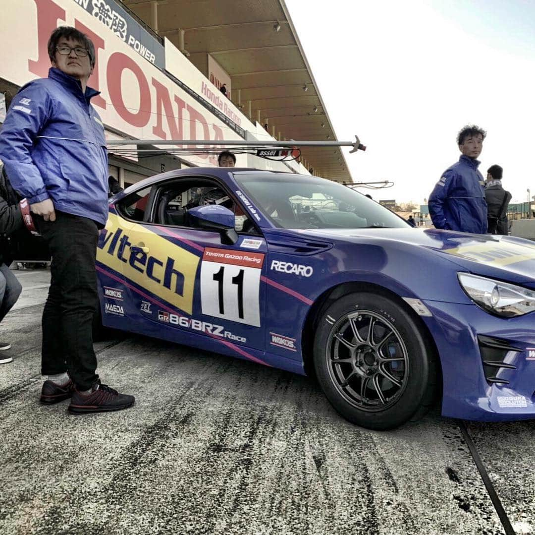 脇阪寿一さんのインスタグラム写真 - (脇阪寿一Instagram)「2019 GR 86/BRZ Race 開幕戦 鈴鹿サーキット  こうちゃんとよーへいと江成マンで予選 3位✌️ @owltech0303 @recarojapan  #gr86brzrace #wakos #wedssport」3月23日 18時49分 - juichiwakisaka