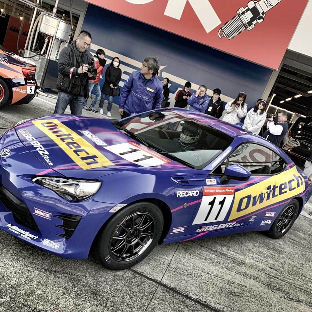 脇阪寿一さんのインスタグラム写真 - (脇阪寿一Instagram)「2019 GR 86/BRZ Race 開幕戦 鈴鹿サーキット  こうちゃんとよーへいと江成マンで予選 3位✌️ @owltech0303 @recarojapan  #gr86brzrace #wakos #wedssport」3月23日 18時49分 - juichiwakisaka