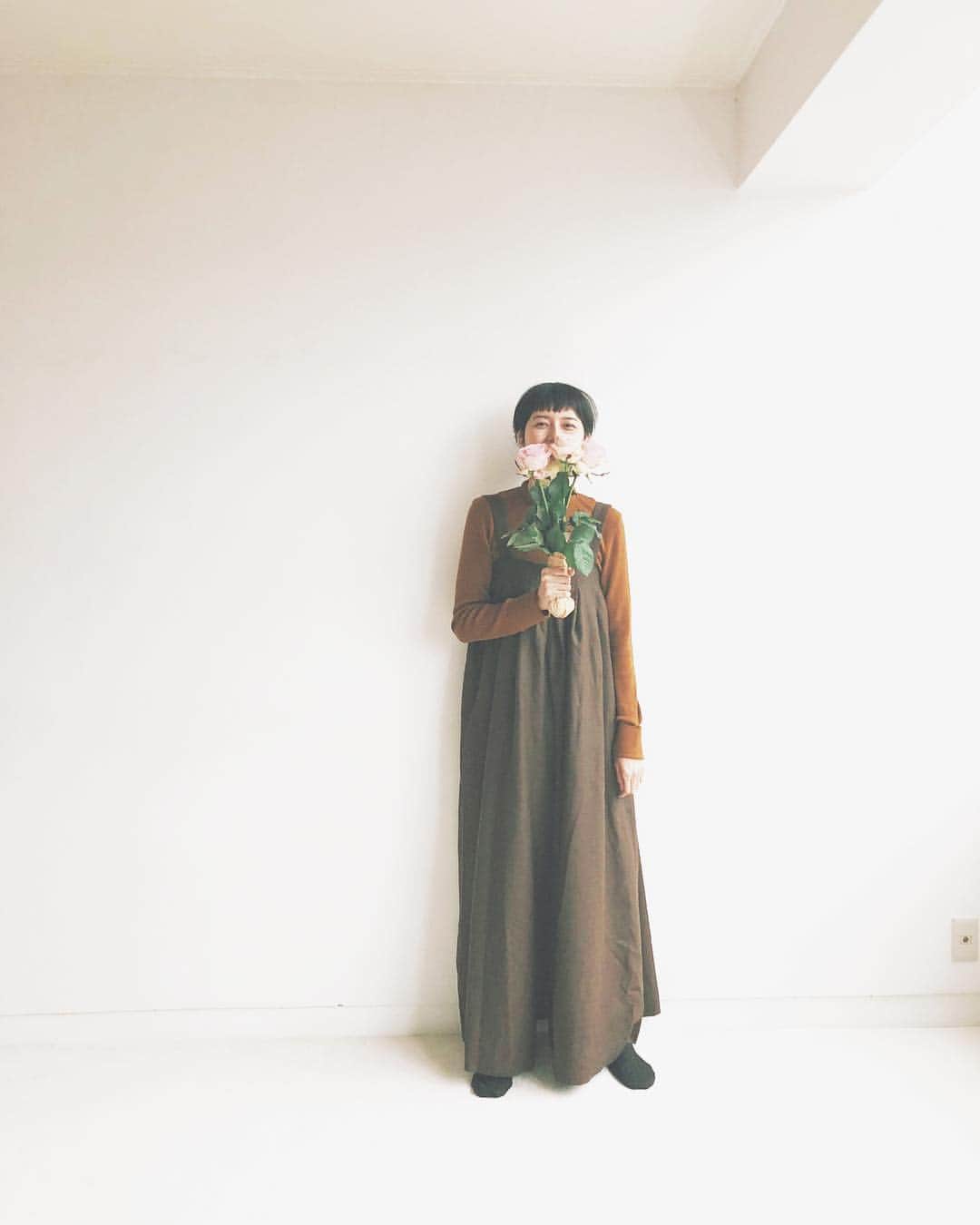 菊池亜希子さんのインスタグラム写真 菊池亜希子instagram 白とかギンガムチェックとか着たいんだけどさ 今日は冬に逆戻りみたいな寒さだったからね 寒いと結局こんな色になっちゃう 3月23日 18時59分 Kikuchiakiko Official