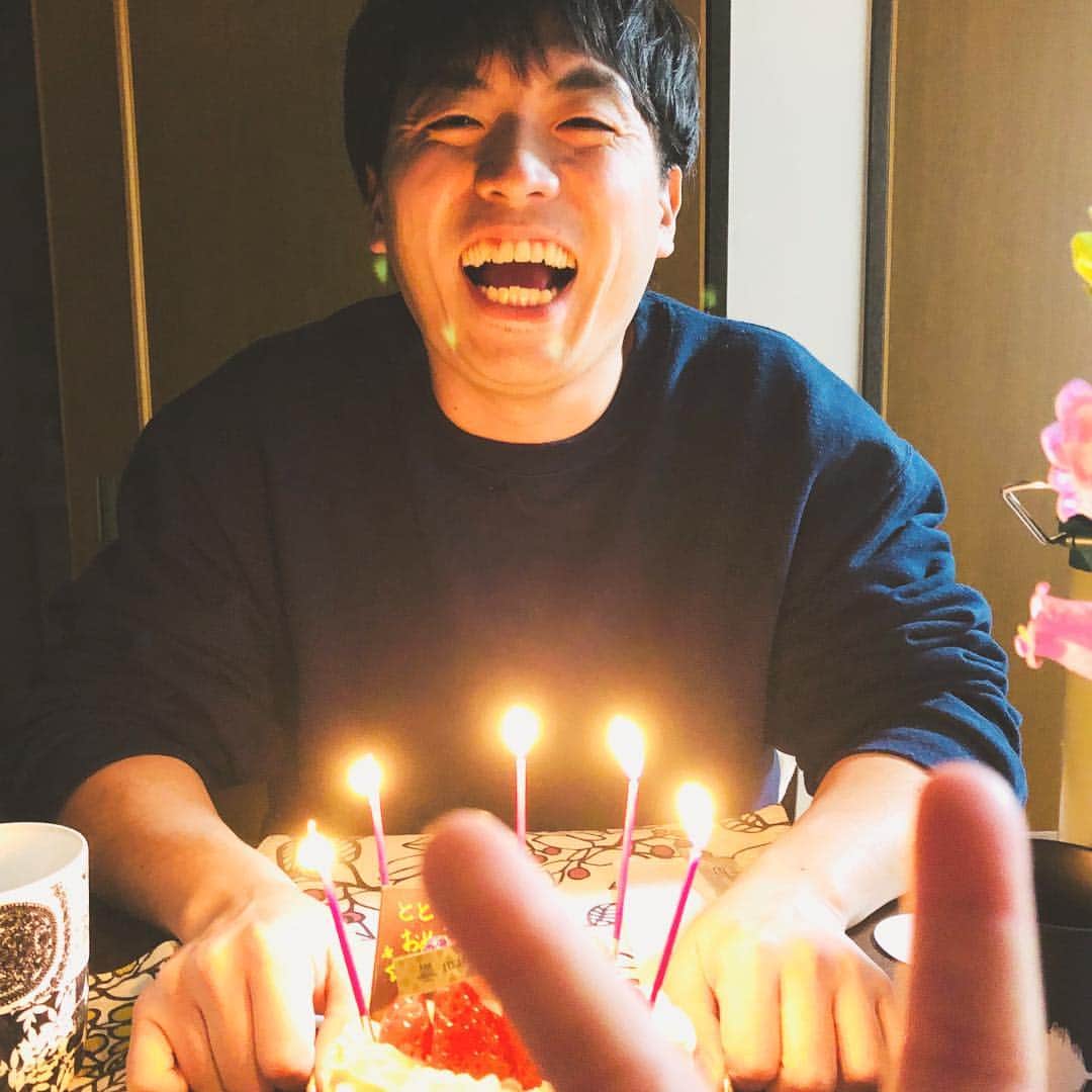 井澤惇のインスタグラム：「35歳になりました。アラフォーの仲間入りです。 一先ず、今が一番幸せです。」