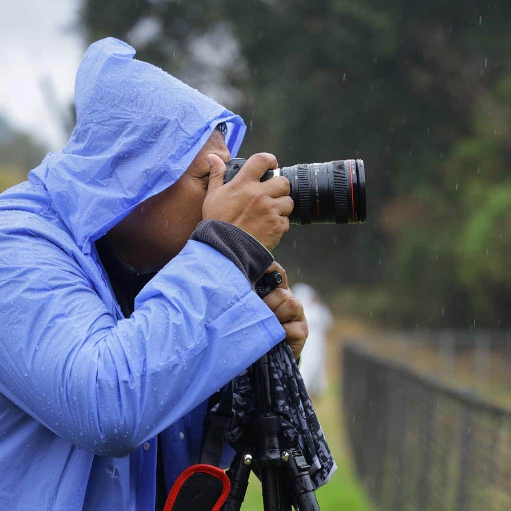 Canon Asiaのインスタグラム：「It's a test of endurance for our Canon PhotoMarathon Asia Championship 2019 participants competing in Japan 🇯🇵. Armed with their EOS R cameras, which are sturdily built and dust & moisture resistant ☔, the contestants braved the rain and rough terrain to capture challenging shots of moving trains and beautiful sunsets. Let's cheer them on💪! 📷 All images shot on EOS R and EOS RP. #cpmc2019 . . #canonasia #photomarathon #canonphotomarathon #photography #photographychallenge #canonphotographers #canonphotography #eosr #mirrorlesscamera #canoneosr #eosrp」