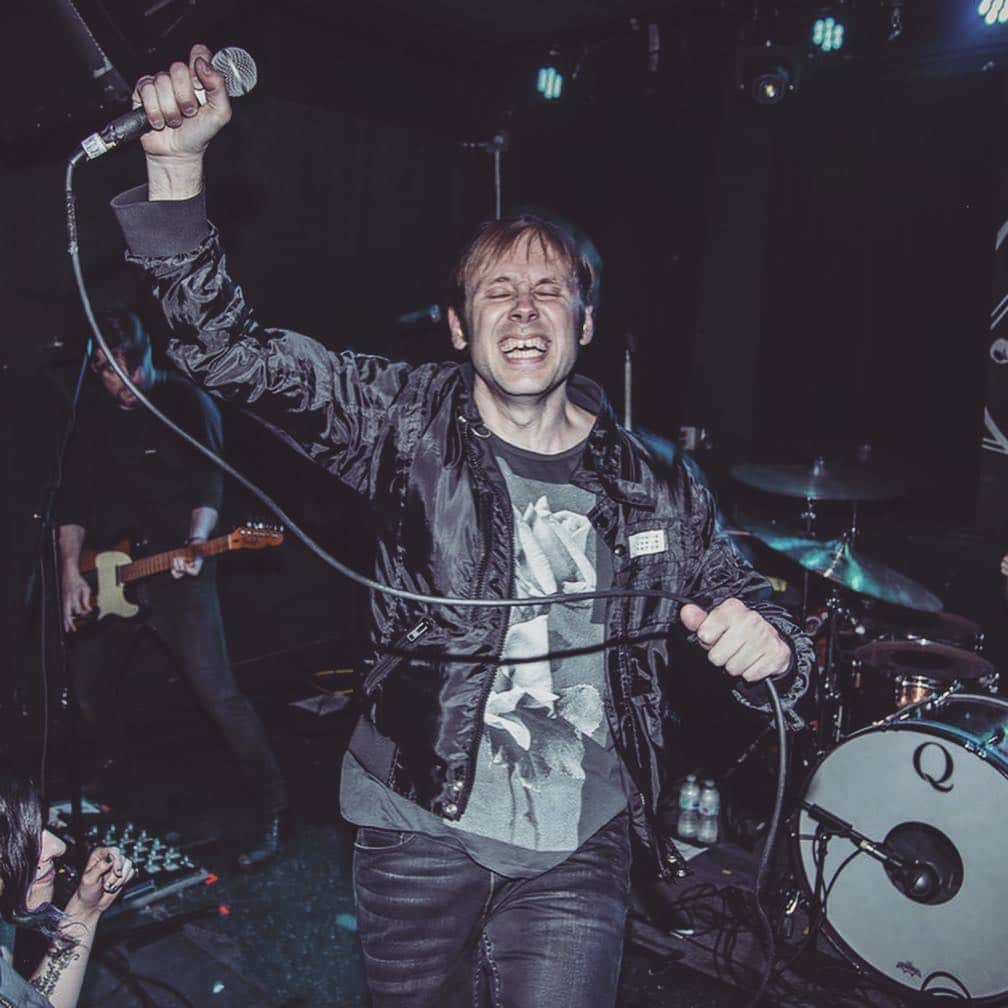 Kerrang!さんのインスタグラム写真 - (Kerrang!Instagram)「@thursdayband LAST SHOW EVER IS AN EMOTIONAL FREE-FOR-ALL. Get over to kerrang.com for a full review. . 📸: @NathanielShannon .  #thursdayband」3月23日 19時08分 - kerrangmagazine_