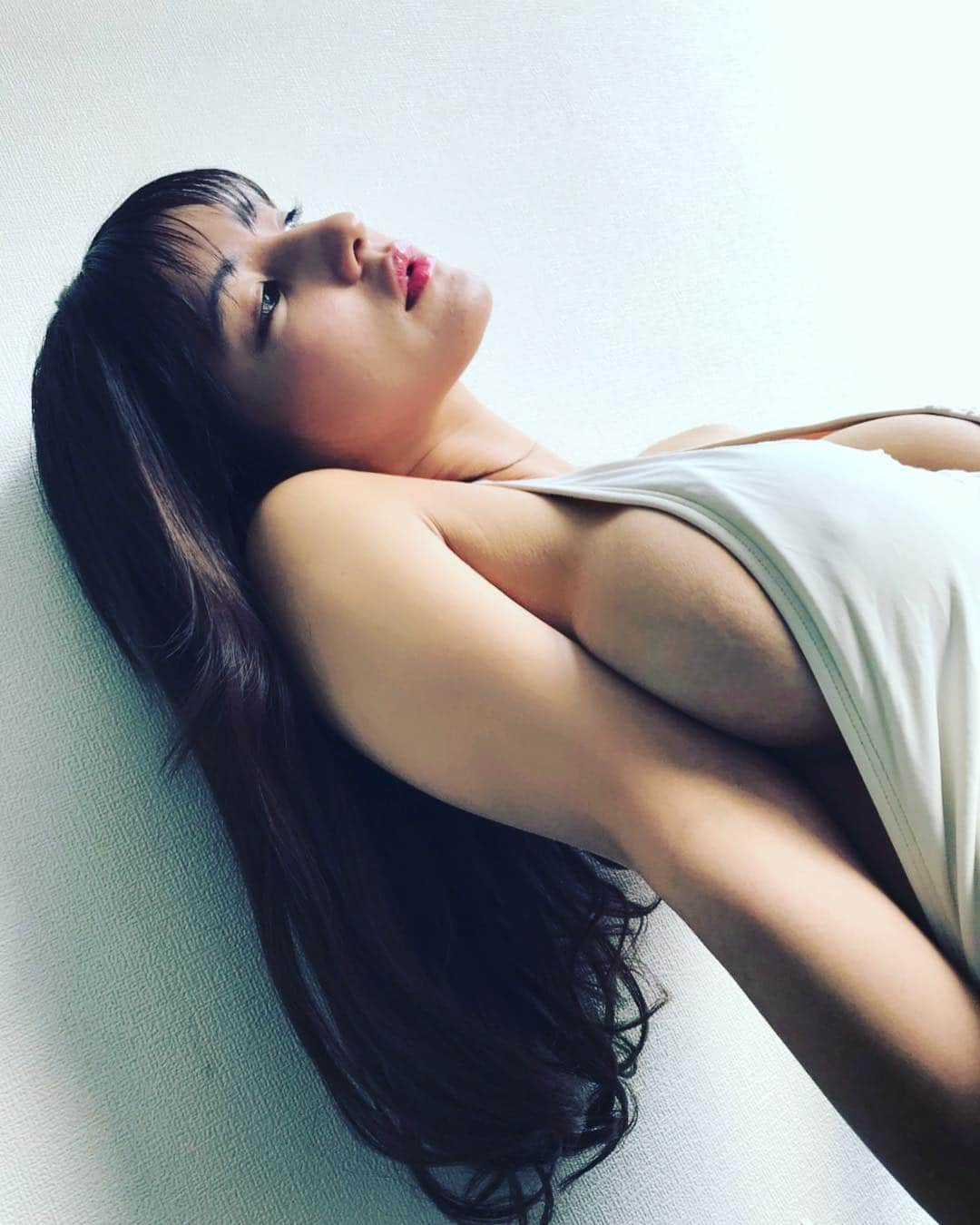 渡辺万美さんのインスタグラム写真 - (渡辺万美Instagram)「ネ、ムイ、、😴」3月23日 19時10分 - bam0915