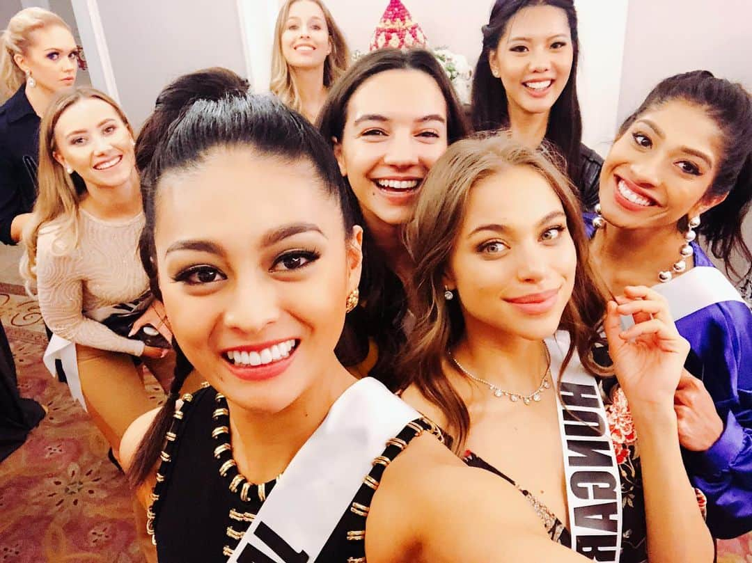 遊海 Yuumiさんのインスタグラム写真 - (遊海 YuumiInstagram)「Found behind the scenes photo of Miss Universe 2018 ❤️❤️❤️ missing my sisters 👯 #missuniversejapan2018 #missuniverse2018 #thailand #bangkok #girlsjustwannahavefun」3月23日 19時25分 - yuumi_kato