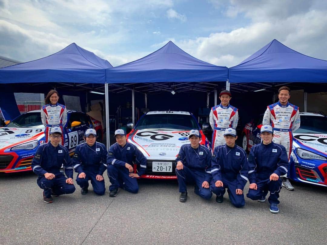 井口卓人さんのインスタグラム写真 - (井口卓人Instagram)「スーパー耐久、86/BRZ Race共に予選が終わりました。  スーパー耐久は、予選クラス2位から5時間のレースを迎える事になりました。Cドライバー予選では、決勝想定で走りましたが、車のフィーリングも悪くなかったですし、決勝に向けて手応えのある結果になりました。明日は、5時間レースを確実にタスキをつないでいき、笑顔でチェッカーを受けたいと思います💪  86/BRZ Raceは、何も言うことありません！かなり厳しいシーズンの始まりですが、予選19位から次に繋がるようなレースができればと思います‼️#SUBARU #WRX #BRZ」3月23日 19時31分 - takutoiguchi