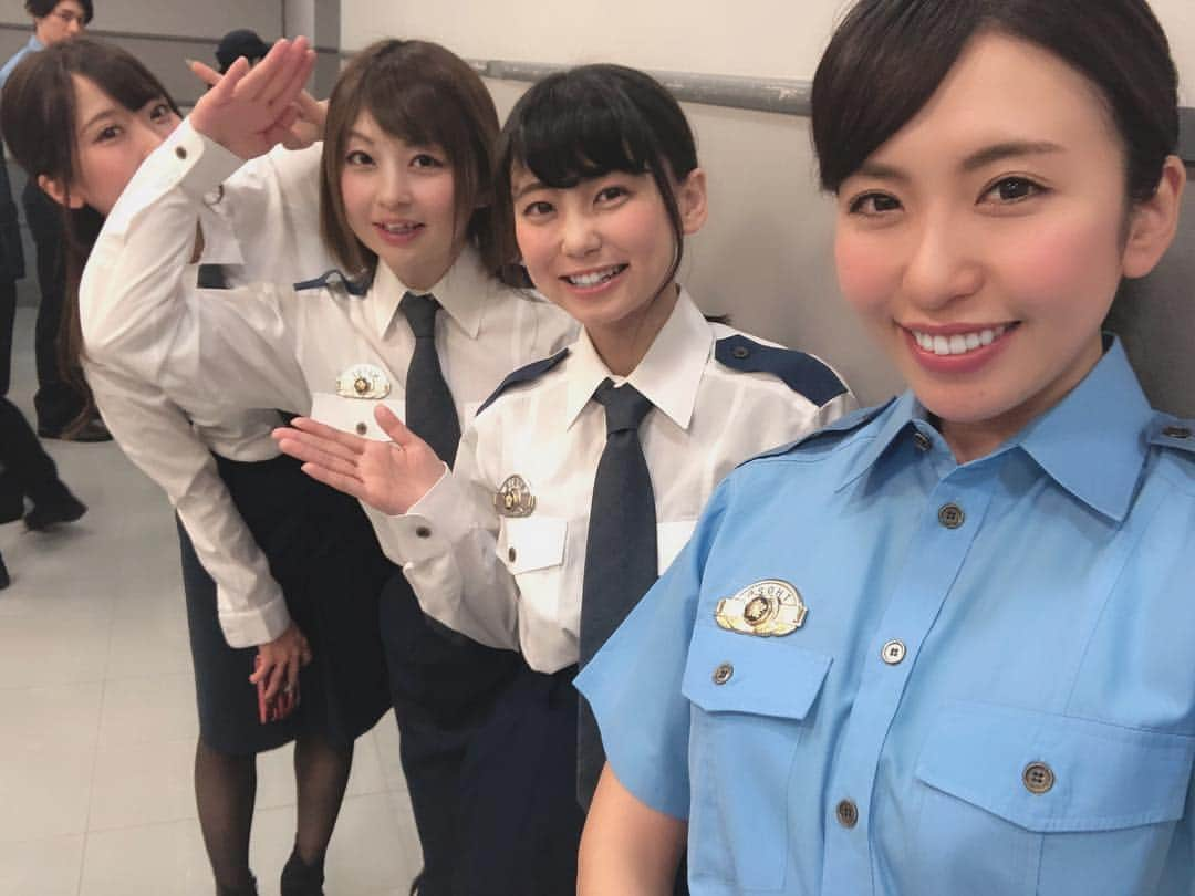 mimiさんのインスタグラム写真 - (mimiInstagram)「ジョブチューン始まってるよ❤️大人気の警察SPです👮‍♂️👮‍♀️ この後新企画もあるので お楽しみに😊💕 ・  #ネプチューン #tbs #TV #variety #model #shooting #cosplay  #ぶっちゃけ #為になる #情報番組 #ジョブモ #職業モデル #ひな壇 #モデル #婦人警官 #警察官 #ポリス #逮捕しちゃうぞ #敬礼 #police #👮‍♀️ #警察スペシャル #写メ私だけ部署違いみたいになっちゃった」3月23日 19時39分 - chan.mi3