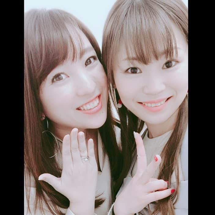 鈴木美穂さんのインスタグラム写真 - (鈴木美穂Instagram)「中学からの友達ゆみ @creamkorokke に今月もネイルしてもらった♡ 旅をしている間中、爪がボロボロになっていくのが気になっていたから嬉しい！ 七難隠すSnow恐るべし、わたしもアプリダウンロードしようかな笑  ゆみにネイルしてもらいたい人、コメントください！ 50%オフクーポンもらったので、送ります！ そもそも安くて、シンプルネイルオフ込みで4200円でした^ ^」3月23日 19時47分 - mihosuzuki_hamamatsu