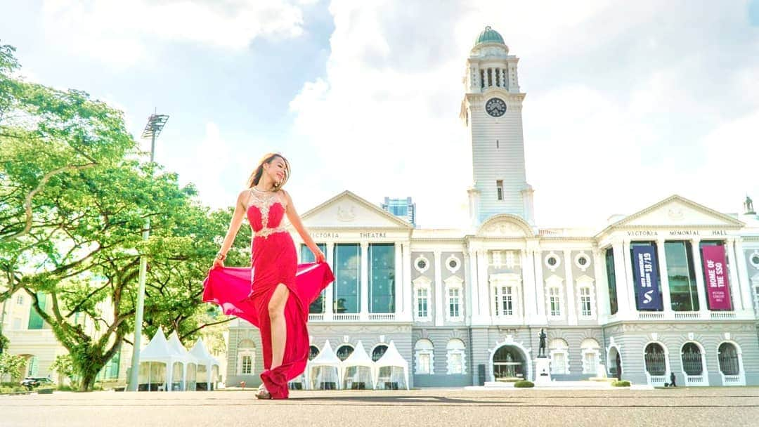 Nicole Chenさんのインスタグラム写真 - (Nicole ChenInstagram)「I want to be happy like this everyday! Yesterday had drama will vlog about it soon on Instagram TV watch out on my Instagram and youtube for HK edition!  Sony Lens 70/200mm @sonysingapore Beautiful clothes by @covetella #vlogger #vlogging #reddress #drama #realityshow #fun #beautiful #country  #bully #victim #旅行 #美丽 #开心 #玩 #泰国 #여행 #방콕 #비디오블로거  #비디오 #กรุงเทพมหานคร」3月23日 19時49分 - nicolechen.tv