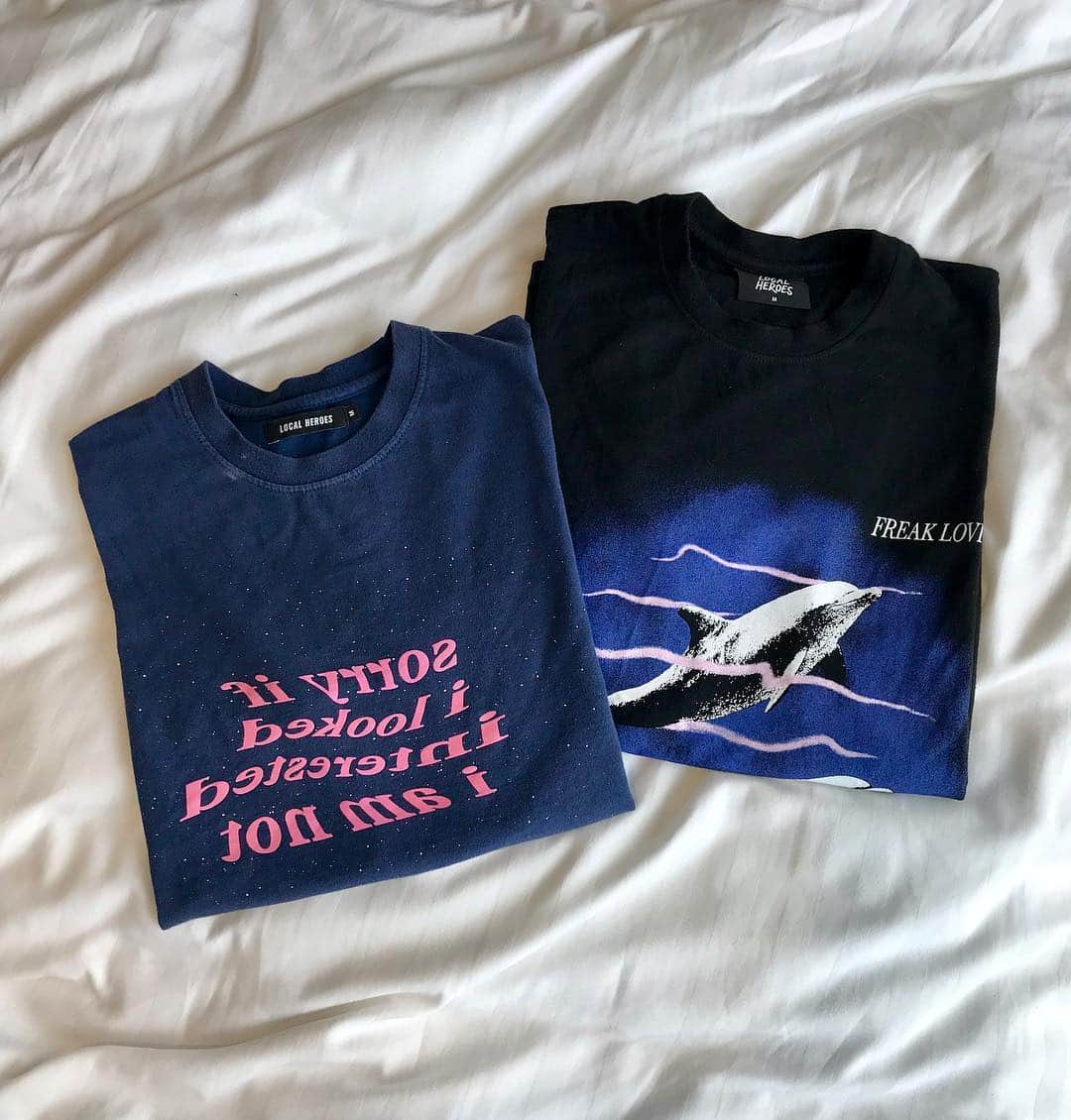 LOCAL HEROESさんのインスタグラム写真 - (LOCAL HEROESInstagram)「Different day - same problems. Not interested selfie tee 🤳🏼or dolphins love tee🐬?」3月23日 20時00分 - localheroes
