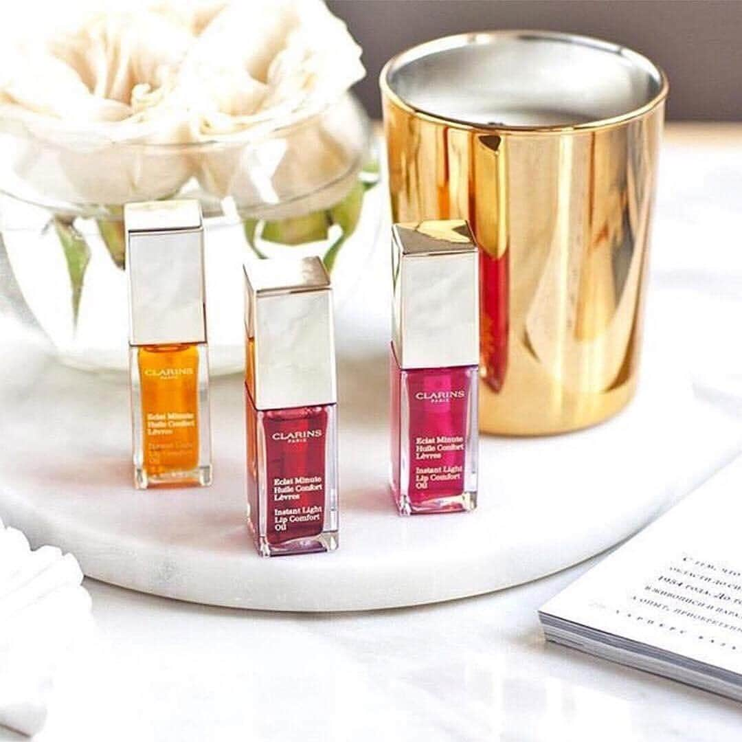 Clarins Middle Eastさんのインスタグラム写真 - (Clarins Middle EastInstagram)「. Lips so soft, you can't help but pucker up 😘 Which flavor is your fave? 💛Honey ❤️Redberry 💓Raspberry .................................................................... شفاه ناعمة، ممتلئة وجميلة بفضل زيت الشفاه. أي زيت شفاه المفضل لك؟ 😘 العسل 🧡 التوت الأحمر ❤️ توت العليق💓 . . #ClarinsMakeup #Makeup #LipGloss #LipOil #NaturalBeauty 📷: @clarinsaus」3月23日 20時23分 - clarinsmiddleeast