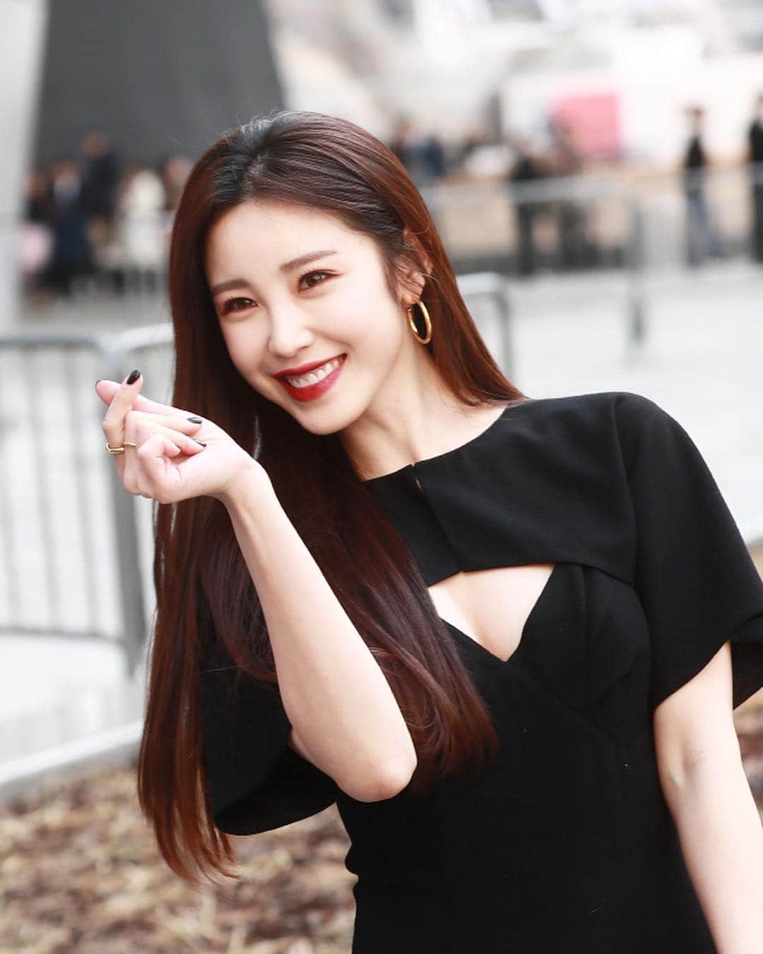 チョン・ヒョソンさんのインスタグラム写真 - (チョン・ヒョソンInstagram)「#SeoulFashionWeek #missgee #sfw ❤️ 감사합니다」3月23日 20時27分 - superstar_jhs