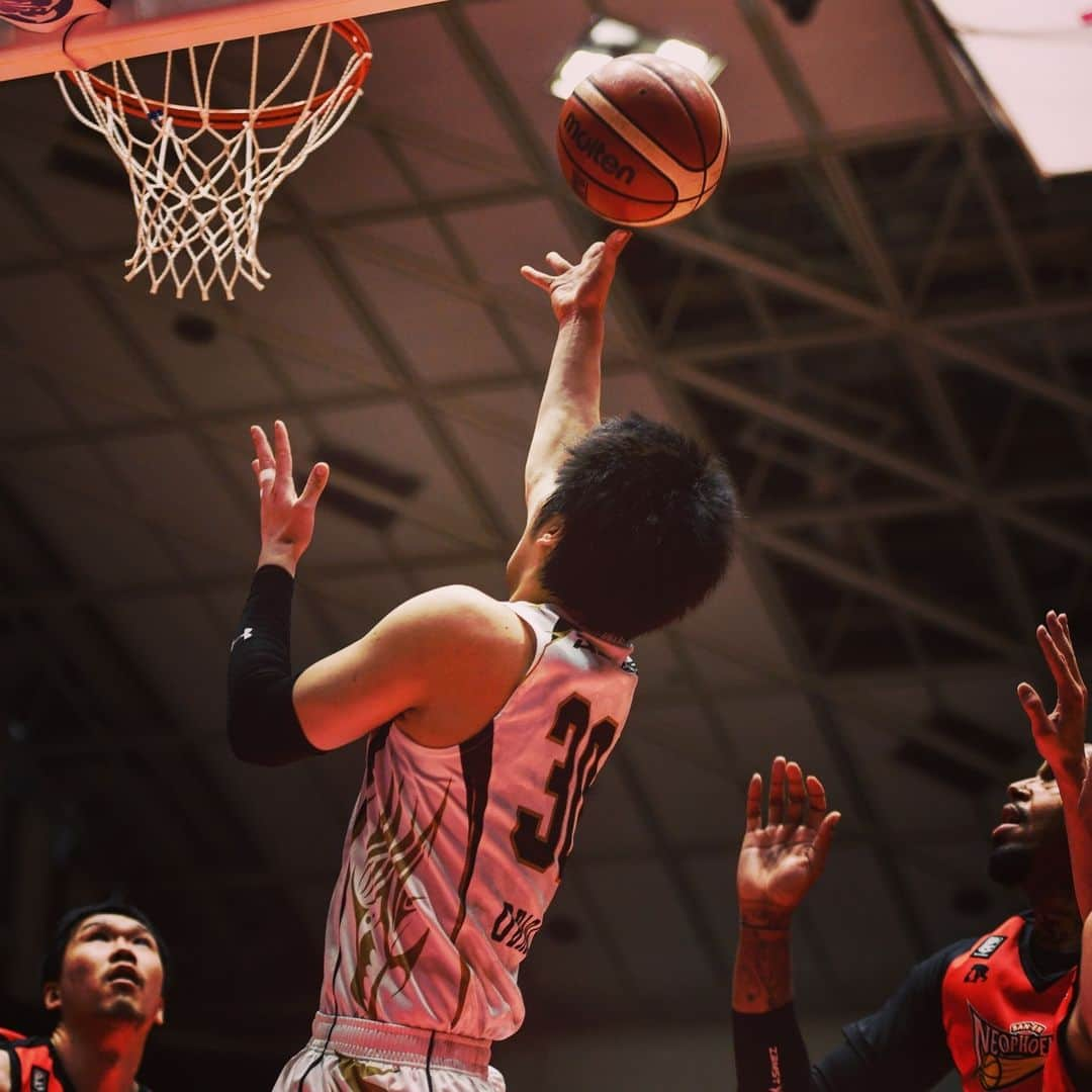 シーホース三河さんのインスタグラム写真 - (シーホース三河Instagram)「3/23(土) アウェー 三遠戦  #PHOTO 三河 66 - 71 三遠  #シーホース三河 #三遠ネオフェニックス #Bリーグ」3月23日 20時29分 - go_seahorses