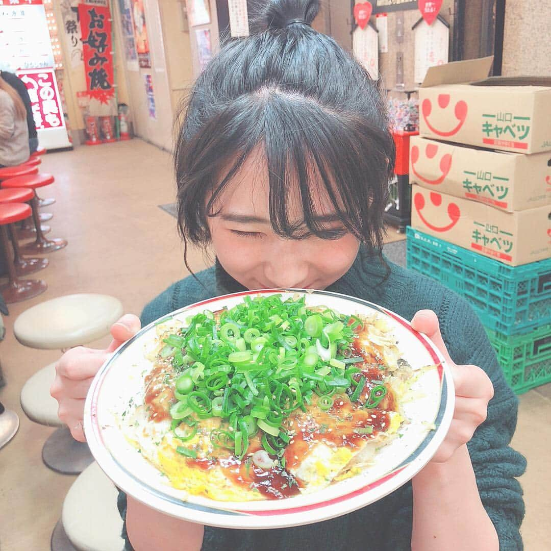 上野優華さんのインスタグラム写真 - (上野優華Instagram)「#広島 #ハルバン19 最高でした😊 #ライブはもちろん #ご当地グルメ も美味しすぎた…！ #広島お好み焼き #一絆 で 念願の #ウニホーレン #美味しいものたくさん #ぷしゅー また絶対くるから、今日のこと、#上野優華 の音楽をどうか忘れないでいただけたら嬉しいです。 やっと会えた、待ってたよ そんな言葉を聞かせてくれてありがとう。心から愛してます！」3月23日 20時29分 - yuukaueno0205