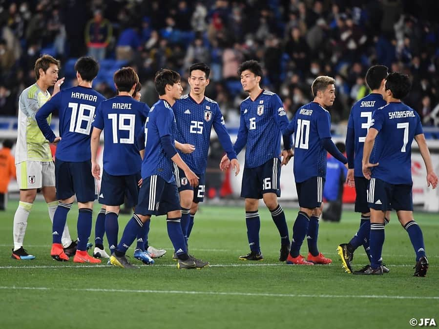 日本サッカー協会さんのインスタグラム写真 - (日本サッカー協会Instagram)「📸Match  Photos④ 1点を追う日本代表は、#香川真司 選手、#小林祐希 選手、#乾貴士 選手、#鎌田大地 選手、#安西幸輝 選手を投入しますが、最後までゴールネットを揺らすことはできず、0-1で試合を終えました。 ・ キリンチャレンジカップ2019 #SAMURAIBLUE 0-1 コロンビア代表 📅3/22(金)19:20KO 📍神奈川／日産スタジアム ・ ―――――――――――――――――― Next Match>> キリンチャレンジカップ2019 🆚ボリビア代表 📅3/26(火)19:30KO 📍兵庫／ノエビアスタジアム神戸 📺フジテレビ系列で生中継 ・ 👉大会情報はJFA.jpへ ―――――――――――――――――― #daihyo #SAMURAIBLUE」3月23日 20時46分 - japanfootballassociation