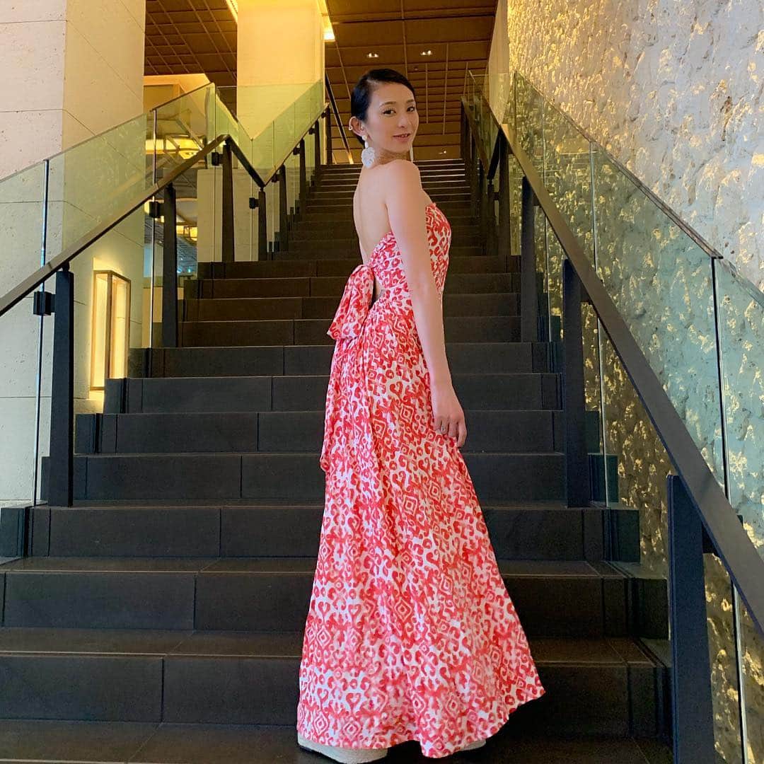 のインスタグラム：「今日はリゾート感満載のお洋服🌺🙋🏻‍♀️🌺 @mametmoiguam  でゲットした🤗3way👗❤️ グアムに行った際は是非行ってみてね😉  #juicy#fashion#juicyfashion#resort#hotel#luxury#hyattregencyseragaki#okinawa#恩納村#めんそーれ」