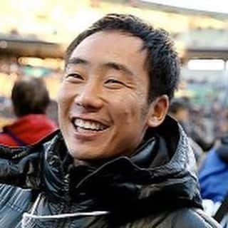 石原孝尚さんのインスタグラム写真 - (石原孝尚Instagram)「今日は力斗の結婚式  力斗は吉備国でコーチやってた時の学生コーチで同じカテゴリーを担当してて、いつも力斗には「夢は持つな」って冗談で言ってました。  大きなことは言うタイプじゃないけどコツコツ出来て信頼できる力斗だったからコツコツやっていってほしいと思ってました。 卒業後の進路の希望を聞いたら大阪に帰って高校でサッカーの指導をしたいって言うので星稜高校の河崎先生にお願いしました。  金沢のフェスティバルを手伝って全国に指導者の仲間が出来れば大阪に戻っても選手たちのためになるから河崎先生に寮の管理でも何でもするので面倒をみてください、星稜高校で学ばせてくださいとお願いしたら今では教員になって選手権も優勝しちゃって頑張ったね力斗。  河崎先生、本当にありがとうございました。  力斗、本当におめでとう！！！」3月23日 20時49分 - taka_ishihara