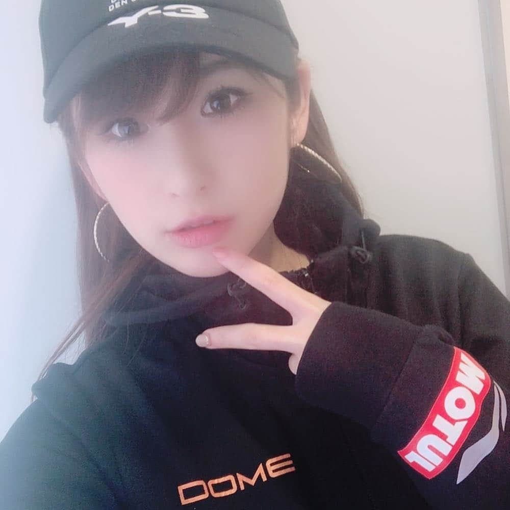 のインスタグラム：「生まれて初めてのS耐楽しんでます。 カレー作ったりおにぎり作ったりもしてます。 レースクイーンとは違ったしんどさもあるけど 違った楽しさもあって。 もう結果楽しいしレース好き。 #S耐 #鈴鹿サーキット #RQ #modulo #おにぎり」