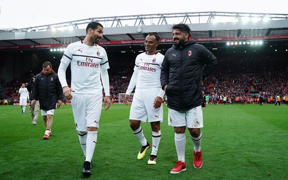 ACミランさんのインスタグラム写真 - (ACミランInstagram)「Full-time ⏱️🔚 A beautiful revival at Anfield which ended in favour of @liverpoolfc Legends / Una partita divertente finisce 3-2 per i Reds #LiverpoolMilan」3月24日 2時33分 - acmilan