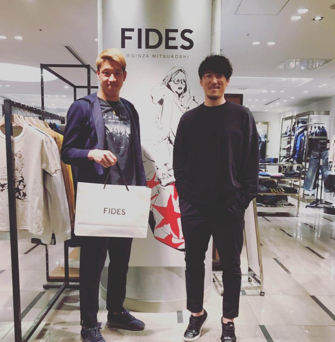 林彰洋のインスタグラム：「FIDES POP UP STORE IN GINZA MITSUKOSHI🥂 テルさんにありがとうございます。 是非皆さん26日までみたいなので、見に行ってみてください🙈 #fides #mitsukoshiginza #木木サイズあり #元鳥栖メイト #小林久晃」