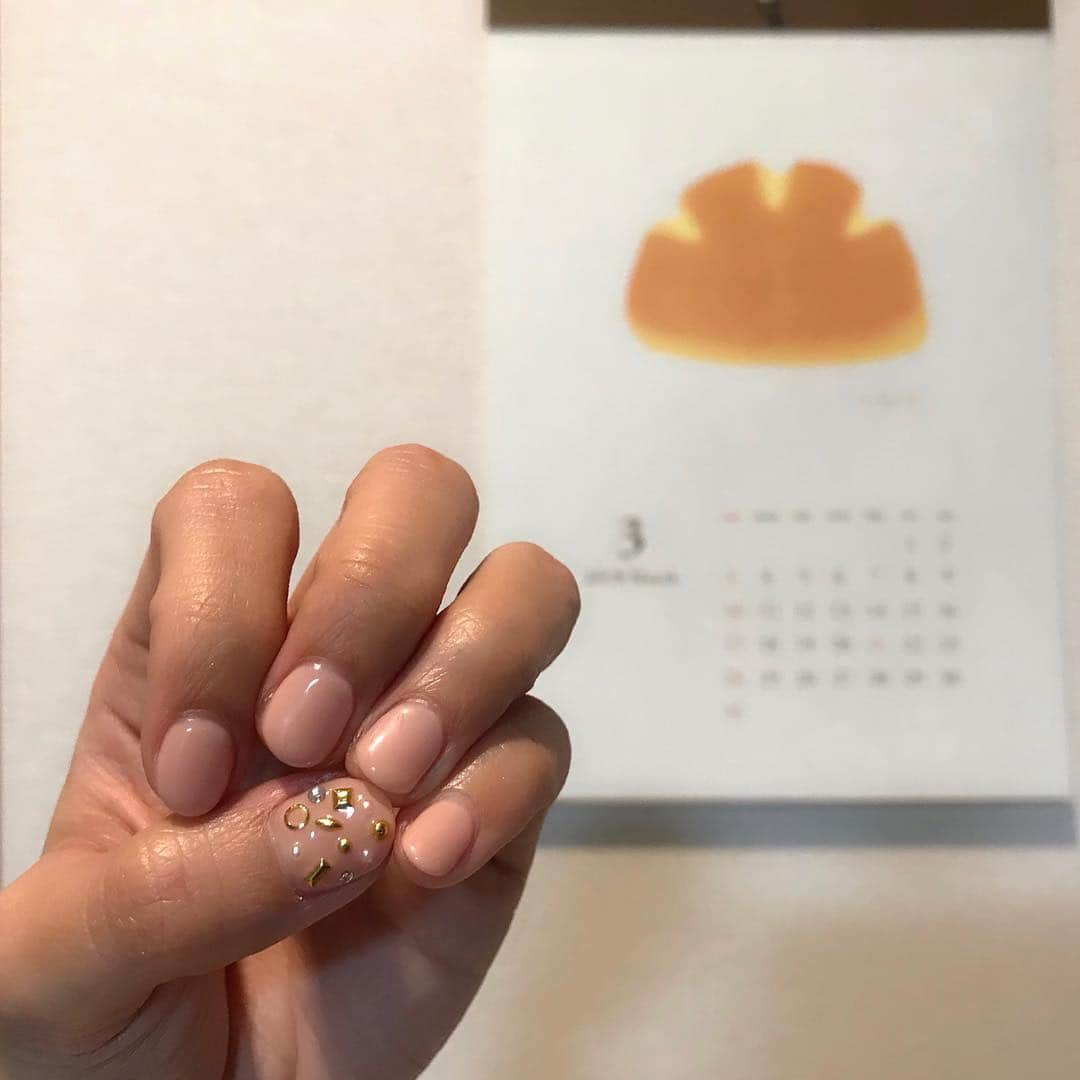 古屋敷沙耶さんのインスタグラム写真 - (古屋敷沙耶Instagram)「昨日、宮崎市でも桜の開花が発表されましたね☺︎ というわけでNewネイルも桜色🌸💅 . . そして！ 明日3月24日は、MRTラジオまつり2019が開催されます♬ いつもラジオを聴いてくださっている皆さんとお会い出来るのを、楽しみにしています🌟 . . 会場に来られない方も、是非ラジオの放送でお楽しみくださいね☺️ . . 私は、、初めて民謡にチャレンジします🙄🙄🙄 . . MRTmiccでお待ちしていまーす♬ . . #MRTラジオまつり#MRTラジオまつり2019 #ラジオ#radio#MRT#宮崎 #桜の開花#Newネイル#春ネイル#ネイル#3月ネイル #小さい爪ネイル#ネイルデザイン#💅」3月23日 21時05分 - mrt.furuyashiki