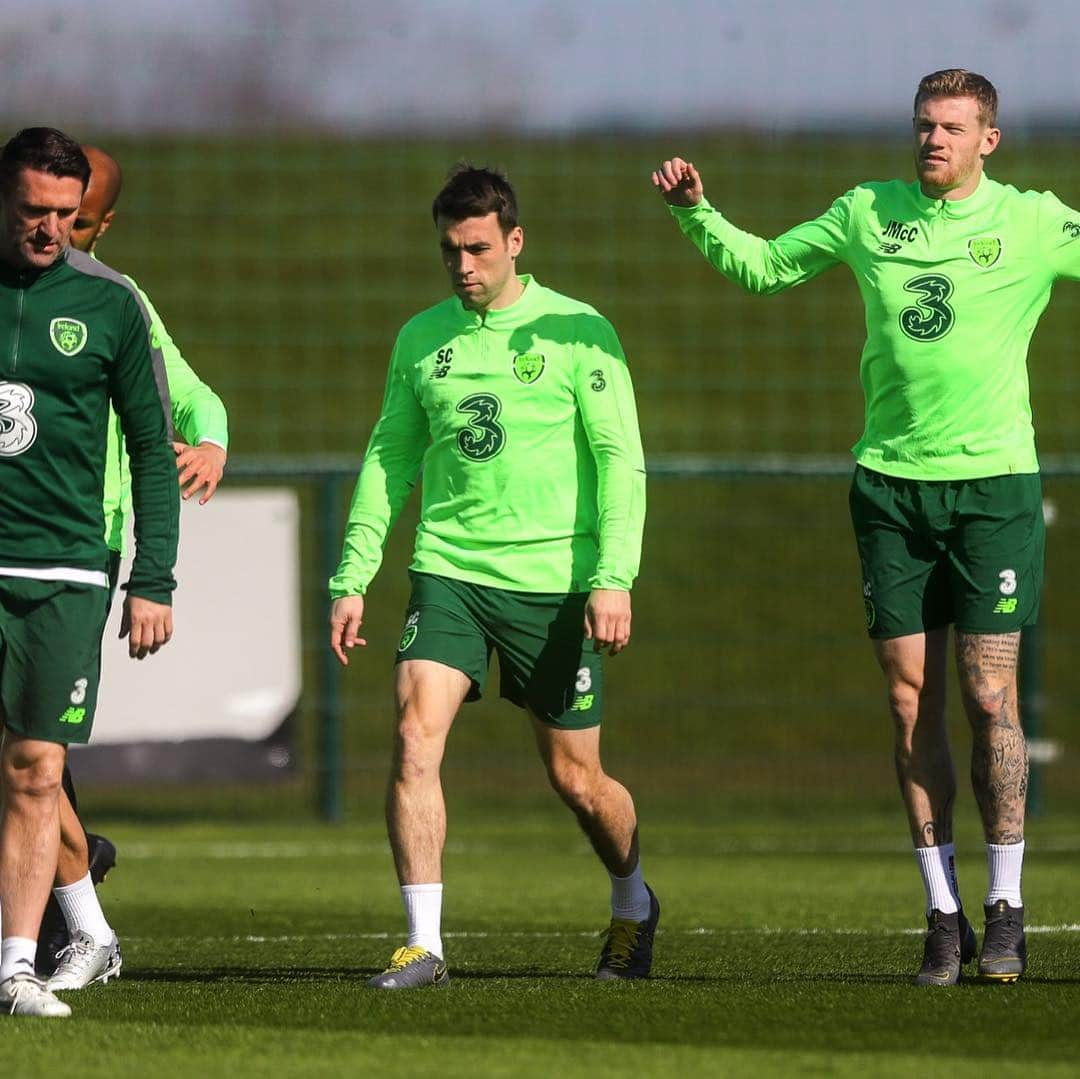 ロビー・キーンさんのインスタグラム写真 - (ロビー・キーンInstagram)「Best of luck to everyone 🇮🇪 we are in this together 💪 #coybig #gameday #irish #proud @faireland」3月23日 21時27分 - robbiekeane