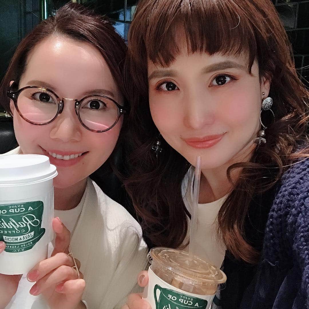 のインスタグラム：「今日は、 @mami019 ちゃんと一緒にいろいろ回った♡行きたかったところたくさん行けて楽しかったー♡付き合ってくれた息子にも感謝♡ ∵ ∵ #ラルフローレン #RalphsCoffee #カフェ #表参道 #表参道カフェ #ミヤマリ #vocest #vocemagazine #美容ブロガー #ママ #男の子ママ #超未熟児ママ #アラフォーママ #アラフォーママと繋がりたい」