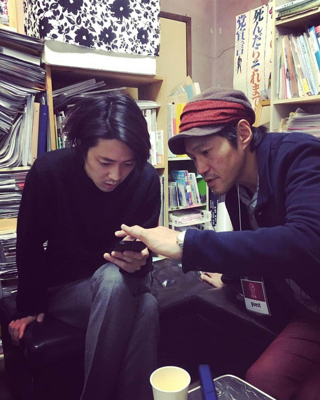 若葉竜也さんのインスタグラム写真 - (若葉竜也Instagram)「冨永監督と。トークショー。 楽しかった。 #冨永昌敬 #若葉竜也 #尾道映画祭」3月23日 21時45分 - ryuya_wakaba.official