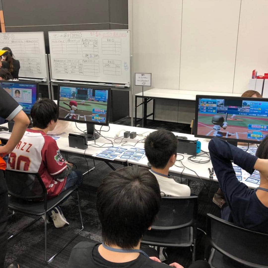 TBS「Ｓ☆１」さんのインスタグラム写真 - (TBS「Ｓ☆１」Instagram)「5月に開催される #NPB #eスポーツシリーズ  #スプラトゥーン 今日は12球団の選手が一堂に会し、 キャンプが行われました。 座学から始まり球団関係者と選手の ランチ、ユニフォームお披露目会 さらには、2019年発売予定の#NintendoSwitch  #実況パワフルプロ野球 の体験会 と盛りだくさん！ 少しだけですが、 今日深夜の「S☆１」でも ご紹介します！」3月23日 21時54分 - tbstvs1