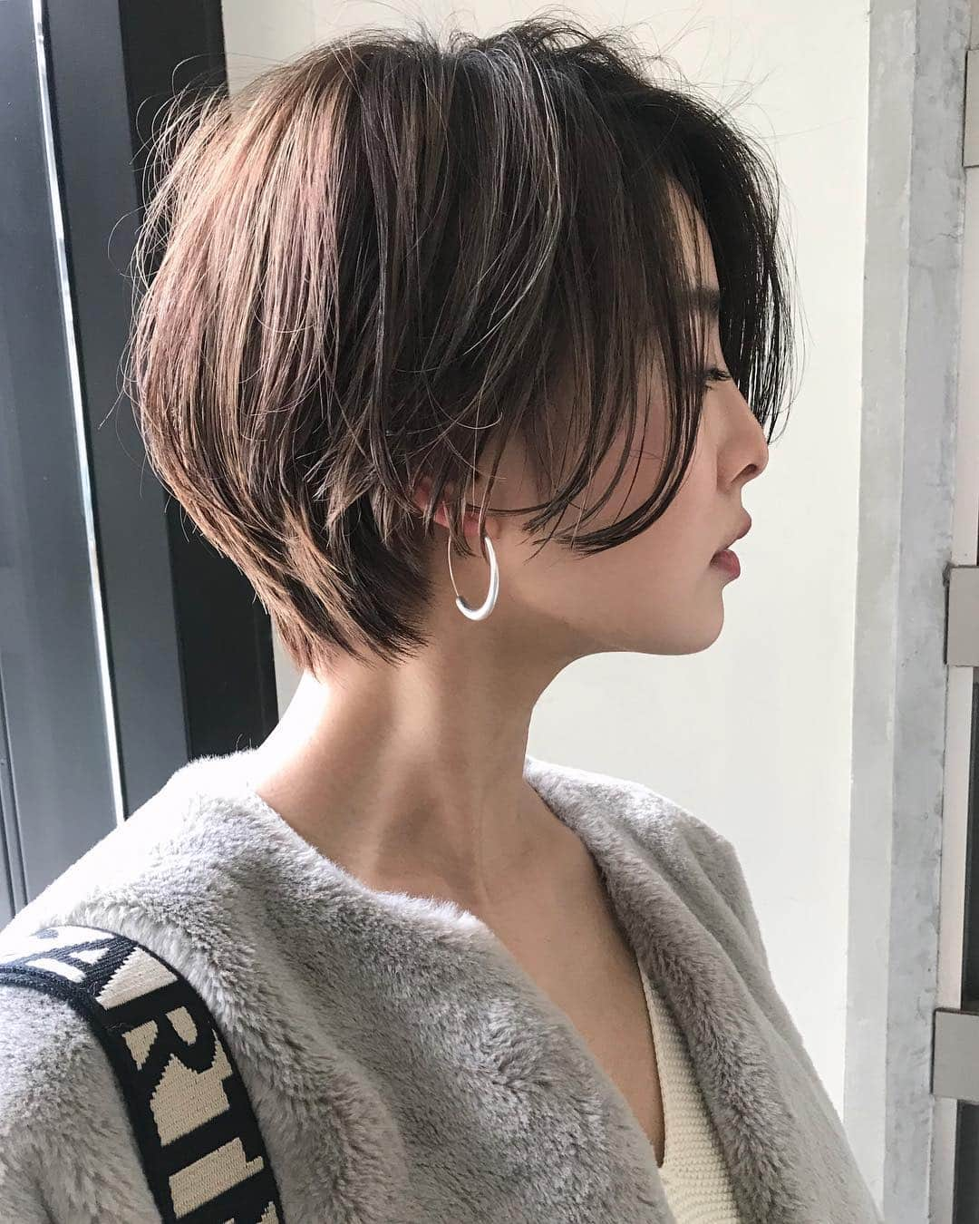 ショートヘアカタログ・紺野 善仙さんのインスタグラム写真 - (ショートヘアカタログ・紺野 善仙Instagram)「切りたての鮮度 #紺野ショート #neoレザーカット #襟足」3月23日 21時54分 - nori190