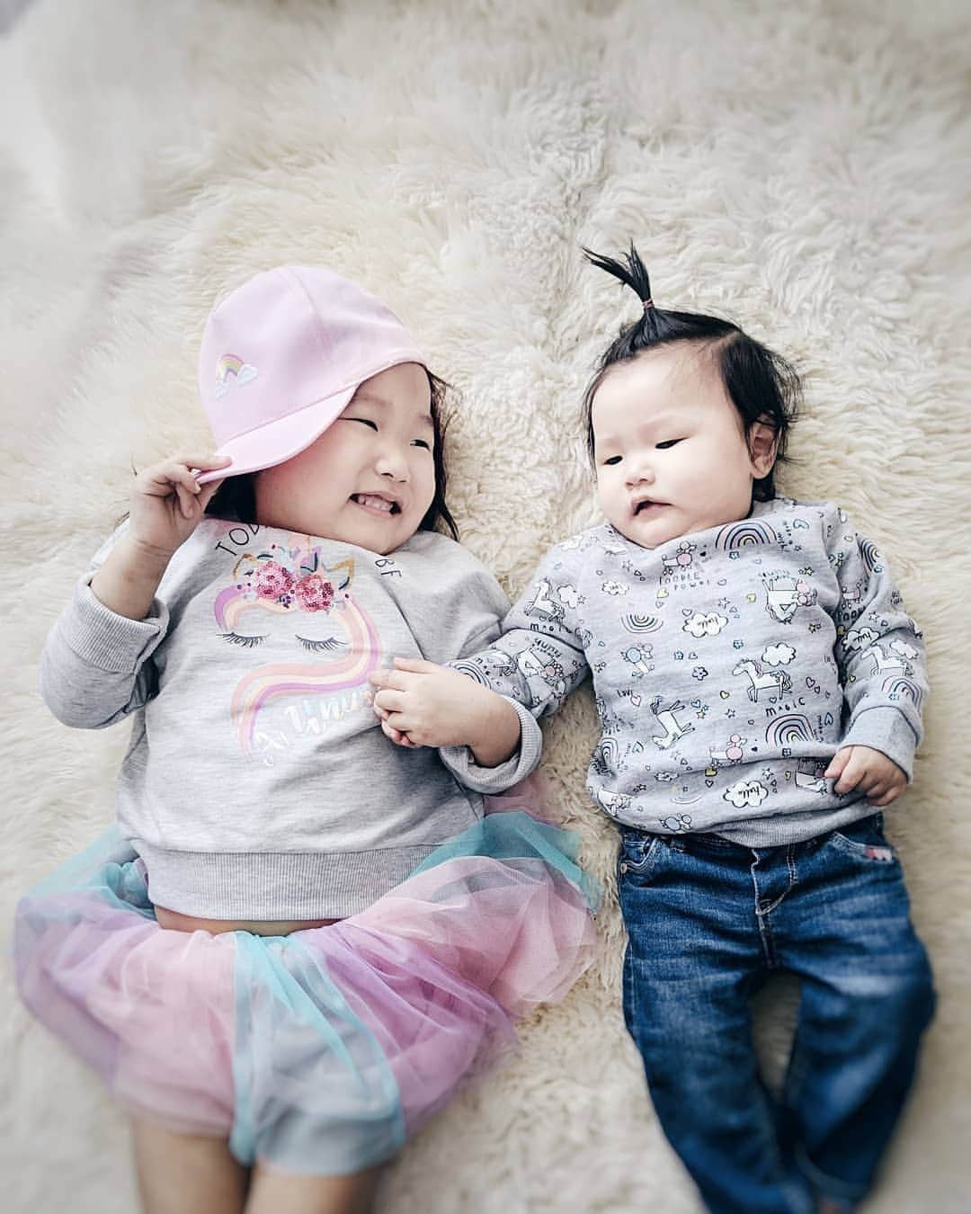 プリマークさんのインスタグラム写真 - (プリマークInstagram)「We interrupt your scrolling to bring you this weekend cuteness @michplustwo 😍💖 Girls' Top €9/$12, Baby Top €4/$4.50 (Available in: 🇮🇪🇫🇷🇮🇹🇪🇸🇵🇹🇺🇸) #Primark #kidswear #unicorns」3月23日 22時03分 - primark