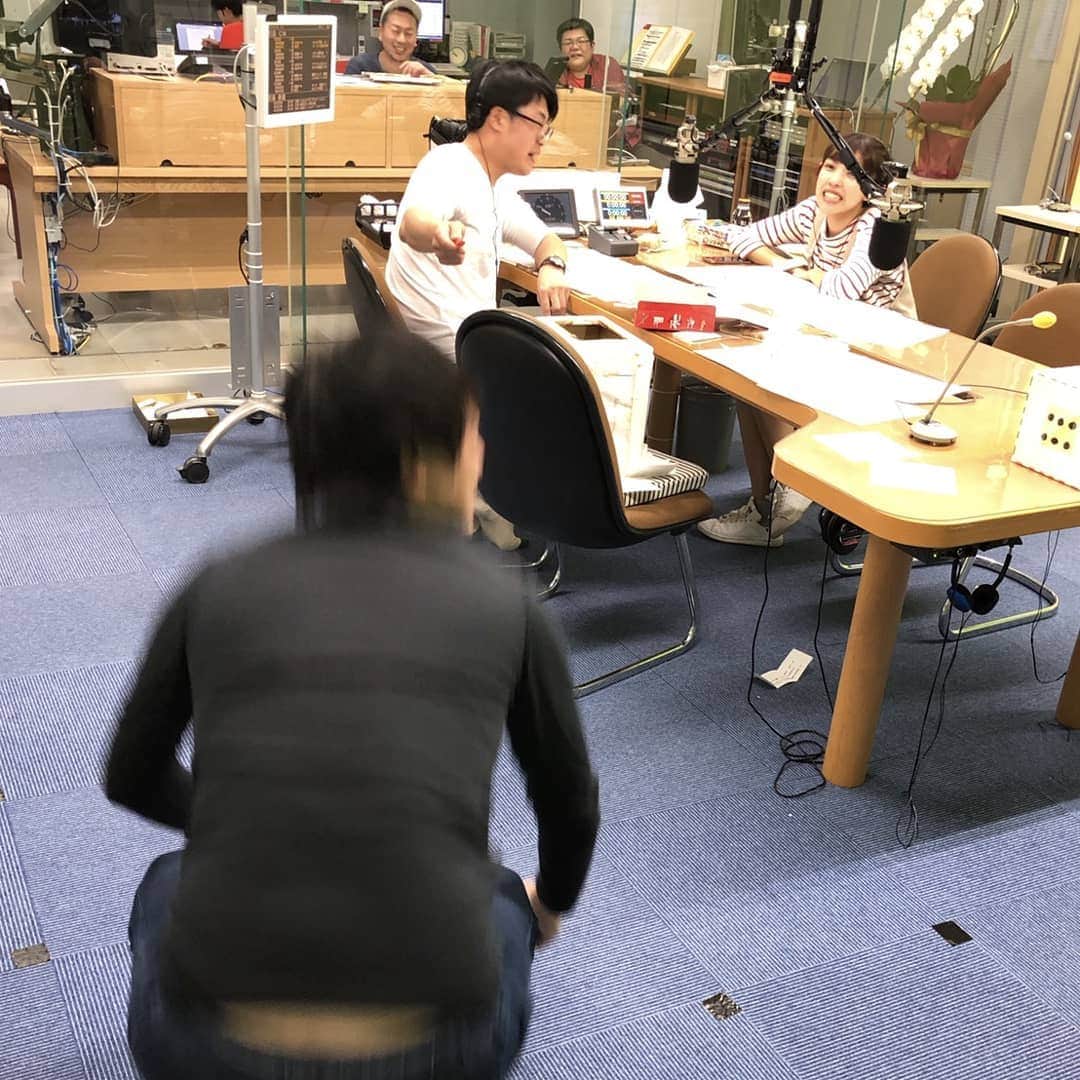 のインスタグラム：「残念！結局小野は放送時間内に自分の席に座ることはできませんでしたね。 来週も残り1マスの状態から番組スタートします。 #土曜はDON #リニューアルしたBスタジオ」