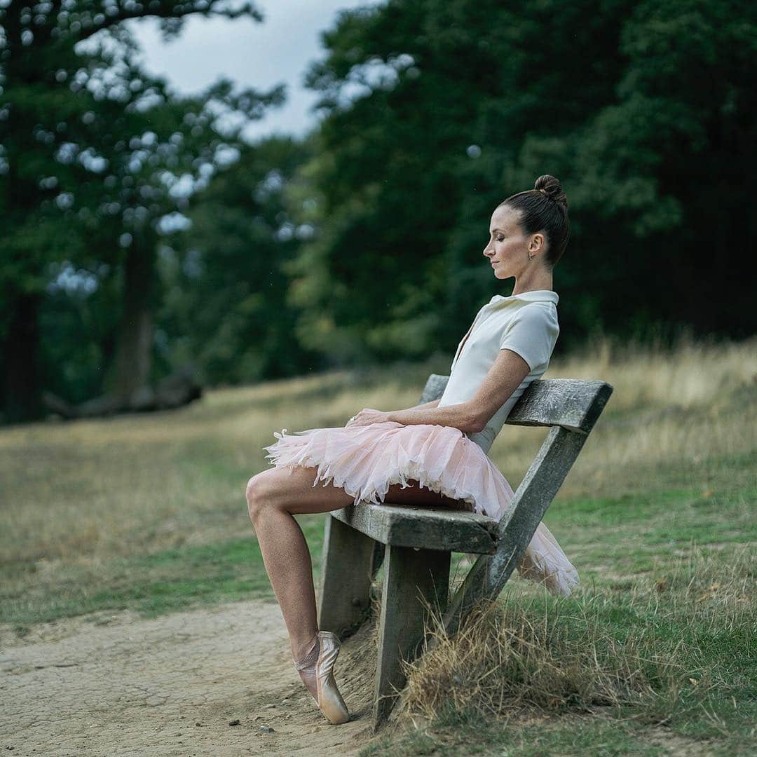 ballerina projectさんのインスタグラム写真 - (ballerina projectInstagram)「Lauren Cuthbertson in Richmond Park. #ballerina - @londonballerina #richmondpark #london #ballerinaproject_ #ballerinaproject #ballet #dance #laurencuthbertson  The Ballerina Project book is now available for pre-order. Go to @ballerinaprojectbook for pre-order link and info. #ballerinaprojectbook Large format limited edition prints available for purchase at the link in our profile.」3月23日 22時17分 - ballerinaproject_