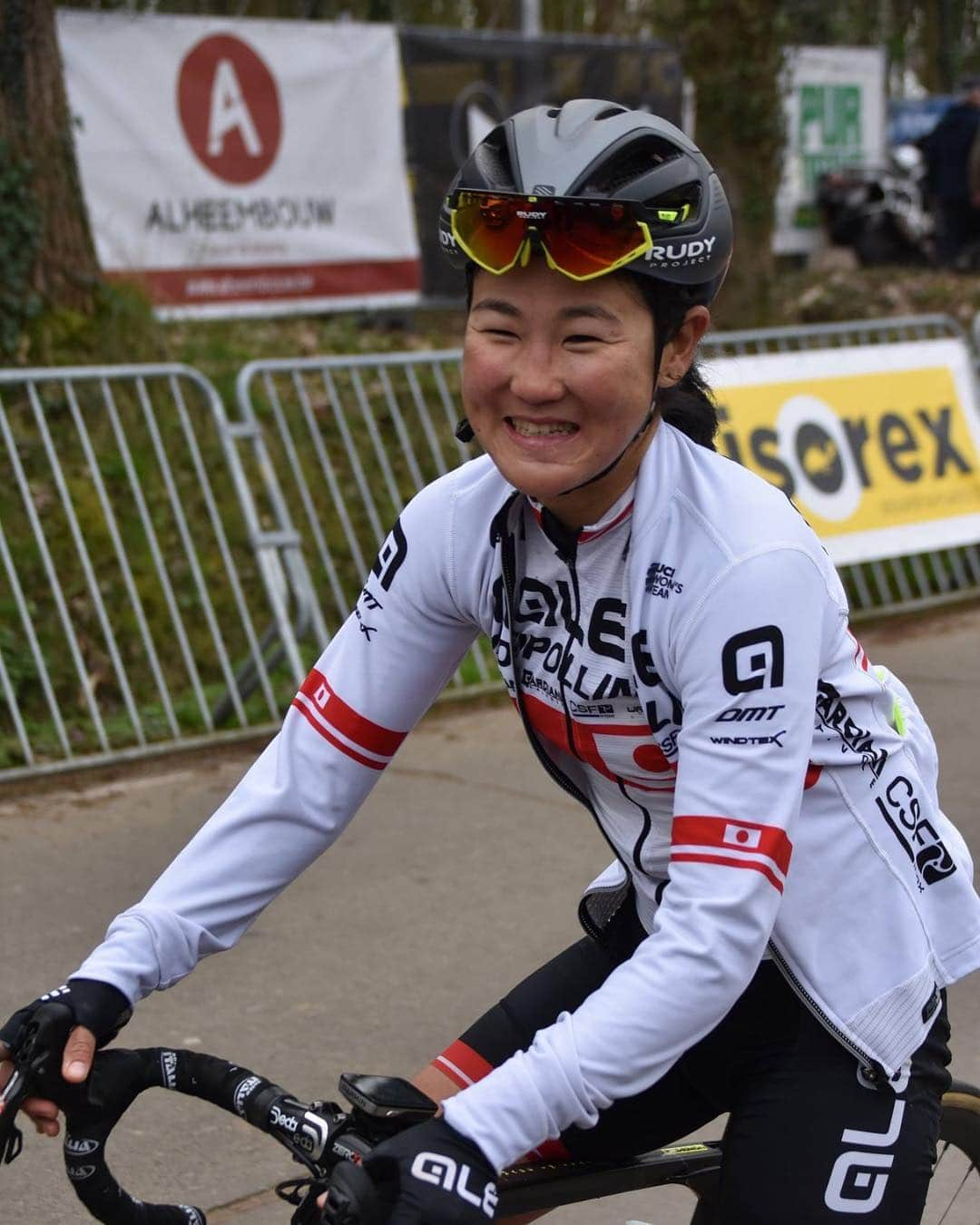 與那嶺恵理さんのインスタグラム写真 - (與那嶺恵理Instagram)「Smile 😊 just after the race on Wednesday in Belgium 🇧🇪 Now in Italy 🇮🇹 for tomorrow #UCIWWT #3 #trbinda 🤘🏻 . Want to finish with smile also tomorrow 😊with @alecipolliniteam squad 💛🌼🧡 Do my best 💥 . . 水曜の #今日のエリさん #alecipollini #IamAle #Alecycling #rudyproject #windtex #deda . . 📸: @philippe_stevens (Thanks tagged me on FB 😉)」3月23日 22時28分 - eriyonamine