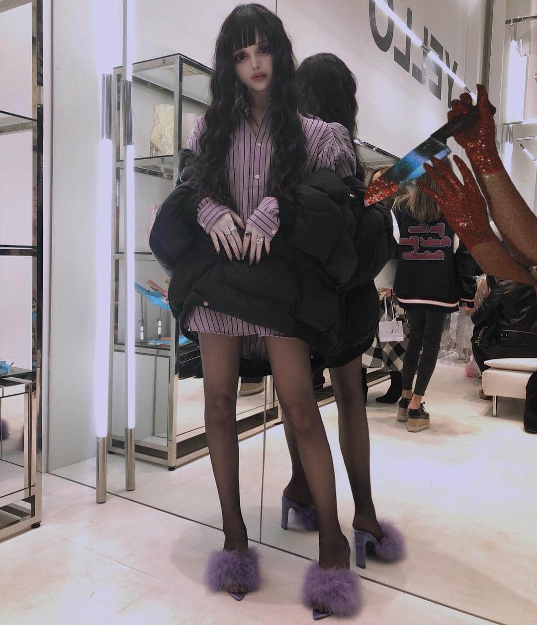 chiiiiiのインスタグラム：「YELLO New Collection👡🖤 今回も細かいところまでデザインが可愛いから見れば見るほど目移りしちゃう。 アイテムの名前もそれぞれ メッセージ性があってとっても可愛いから 毎回それを見るのも楽しみのひとつ( ◜◡◝ ) そして大好きな美しき、星あやさんとYELLODOLLSさん達のつくるお洒落で温かい空間🕯💜 今回もオーダーしちゃったぜ 明日でいよいよ最終日🖤是非見に行ってみてね！」