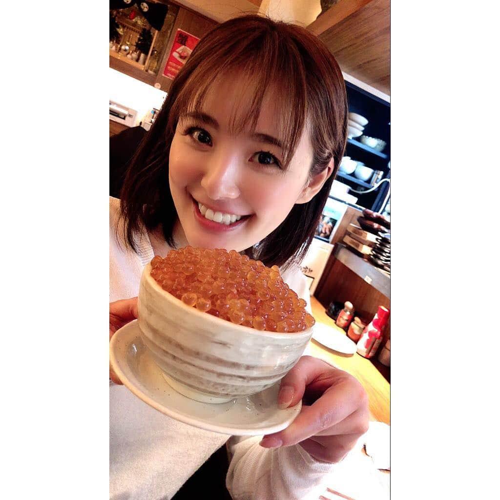 江頭ひなたさんのインスタグラム写真 - (江頭ひなたInstagram)「札幌に来ています‼️😊北海道✨の食材を楽しめるお店に来たよ‼️😆イクラもホッケも美味し〜い💕💕 #寒すぎてヤバイ #冬やん #真冬やん #風邪ひきませんように #はちきょう #あねご #ホッケ #いくら #つっこ飯 #ほっけ #イクラ #札幌 #北海道 #すすきの」3月23日 22時33分 - hinataeto