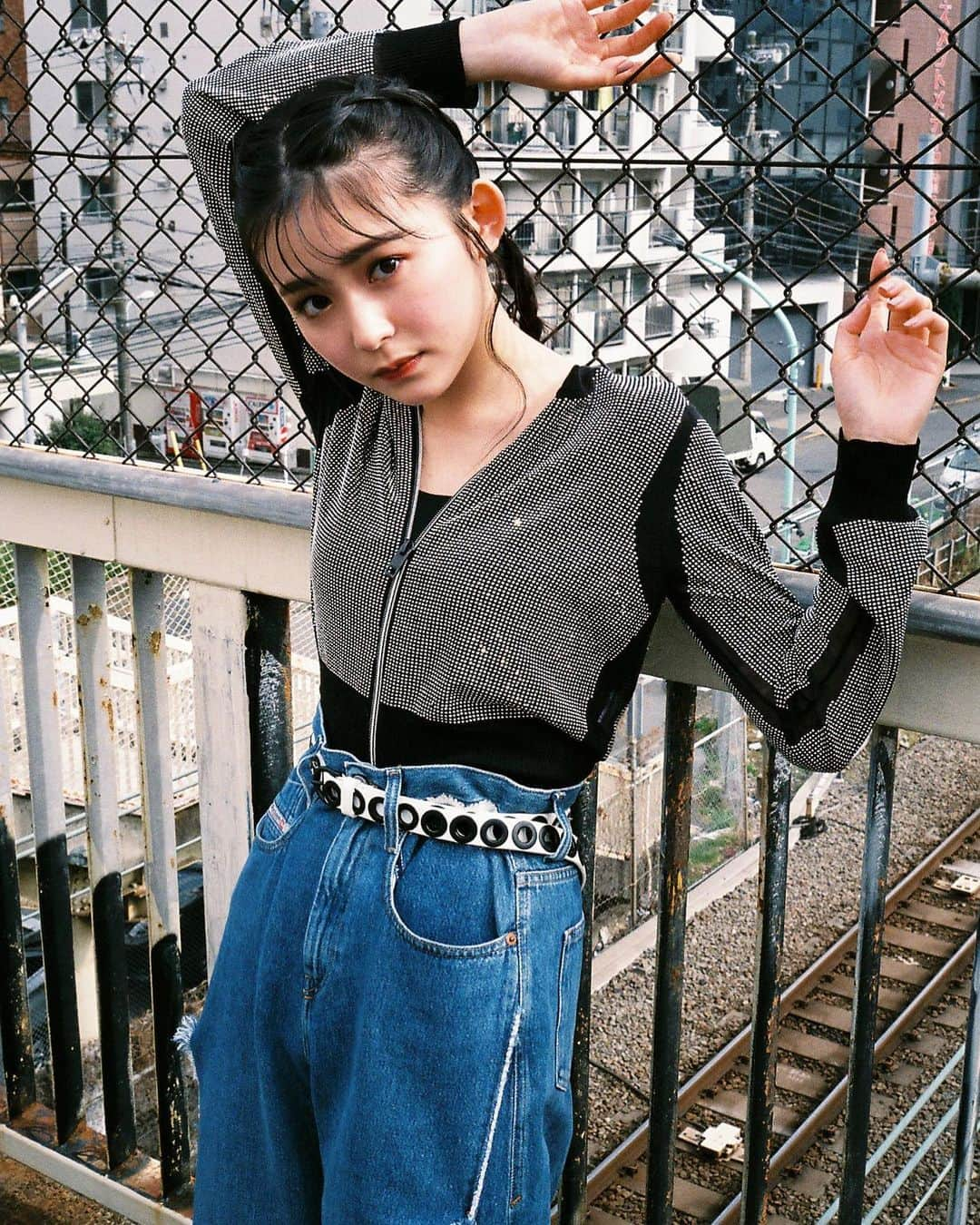 Droptokyoさんのインスタグラム写真 - (DroptokyoInstagram)「TOKYO STREET SNAP Name: @rinka_kumada0223  Denim Pants: @diesel  #dieseldenim#beafollower#diesel#pr#streetstyle#droptokyo#tokyo#japan#streetscene#streetfashion#streetwear#streetculture#fashion#denim#denimpants#デニム#久間田琳加 Photography: @cazumax Hairake-up: @yudai_makino」3月23日 22時33分 - drop_tokyo