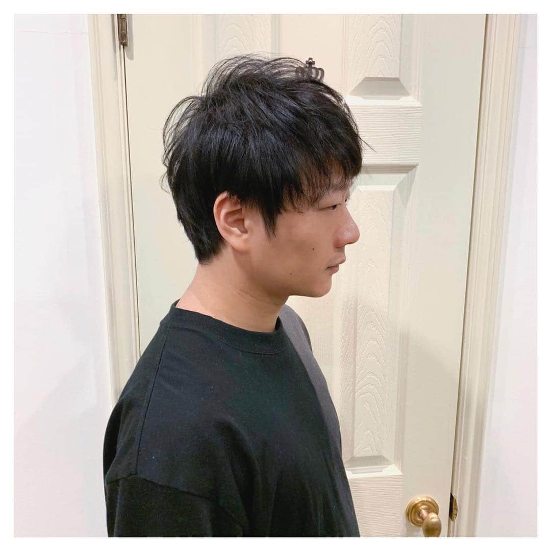 鎌田大祐（かまだだいすけ）さんのインスタグラム写真 - (鎌田大祐（かまだだいすけ）Instagram)「髪の毛切ってもらった✂︎ このセット自分じゃできない！笑  #鎌田大祐  #hair #hairstyle」3月23日 22時39分 - daisukekamada_official