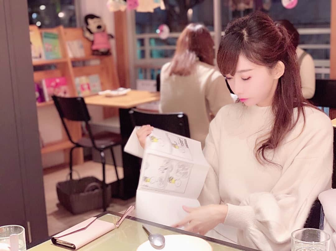 ロゼ・ガーデンフェアリーさんのインスタグラム写真 - (ロゼ・ガーデンフェアリーInstagram)「SNOOPY cafe美味しかったなあ😋💜💙💜 またいきたい  #snoopycafe」3月23日 22時44分 - francis.com.p