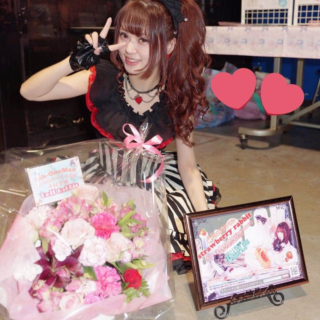 のインスタグラム：「主催ライブ「doll rabbit」ありがとうございました😊 ♡ ♡ ♡ #主催ライブ #絵仁 #カゴフラワー #お花 #flower #サイドポニー #チョーカー」