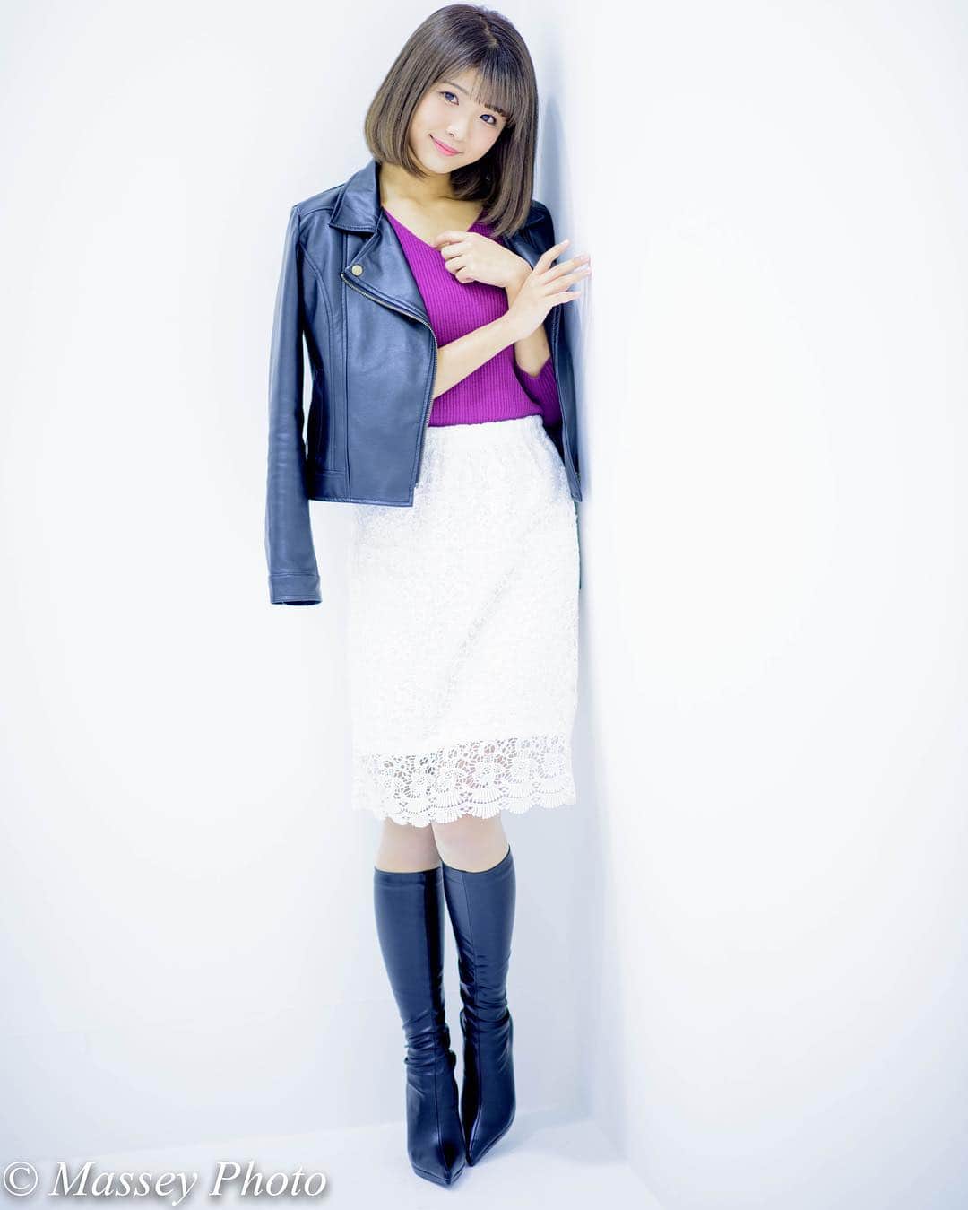 Hiro Matsushimaさんのインスタグラム写真 - (Hiro MatsushimaInstagram)「. . . . 「studio EMON」で撮った写真です。 モデルは、やまもとゆうかちゃんです。 It is a picture taken in the studio “studio EMON”. Her name is Yuuka Yamamoto. . . #ポートレート #ポートレート女子 #ポートレートモデル #ポートレート撮影 #ポートレート部 #ポートレイト #ポトレ #被写体 #モデル #被写体モデル #写真部 #サロンモデル #美脚 #撮影会モデル #撮影会の女神さま #ロングブーツ #portrait #excellent_portraits #girlsphoto #cute #kawaii #lovers_nippon_portrait #portrait_perfection #portraitphotography #japanesegirl #japanesemodel #model #tokyogirl #모델촬영 #인물사진」3月23日 22時49分 - massey_photo