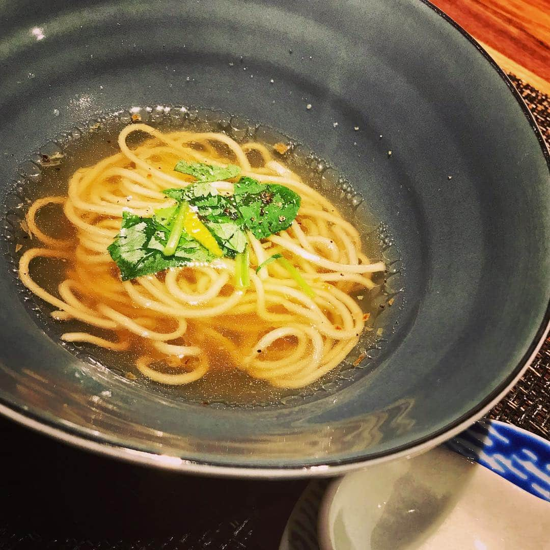 石原夕里朱さんのインスタグラム写真 - (石原夕里朱Instagram)「Dinner♡ #dinner #sistersdinner #girlsdinner #Azabujuban #salondukuma3 #yum #gourmetstagram #food #instafood #instagood #azabujubandinner #tokyoeats #ディナー #姉妹ディナー #姉妹会 #麻布十番 #肉割烹 #さろんどくま3 #なにわ黒牛 #お肉尽くし #美味しかった #お腹いっぱい #デザートのお皿可愛かった #最後の写真必見 #笑 #麻布十番グルメ #東京グルメ #りぃグルメ東京 #😋」3月23日 22時50分 - ri_hannari