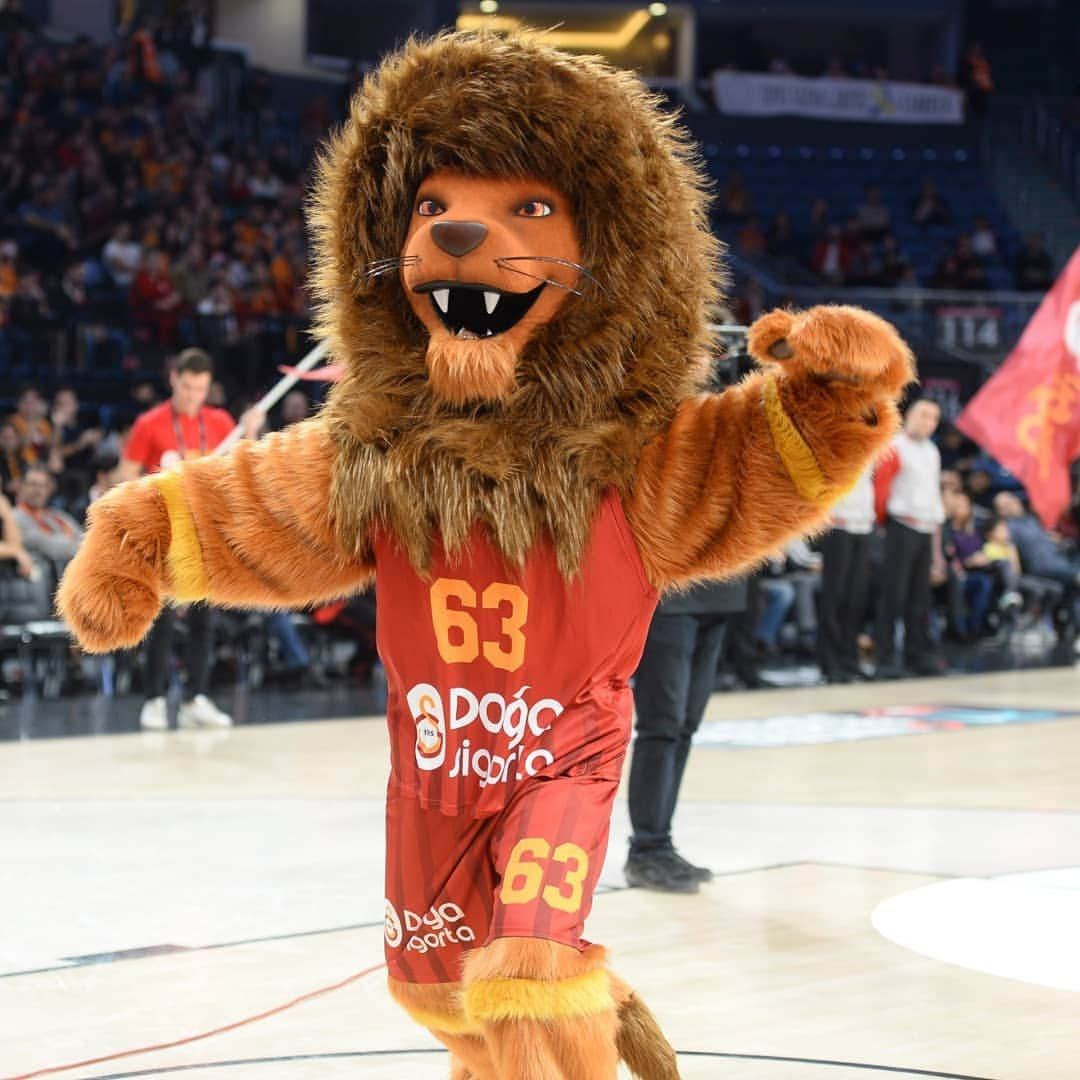 ガラタサライSKさんのインスタグラム写真 - (ガラタサライSKInstagram)「Derbide kazanan tarafız! 🦁✊👊 Maç sonucu | @gsbasketbol Doğa Sigorta 93 - 87 Beşiktaş Sompo Japan  Tebrikler #YenilmezArmada! 💪🙌👏」3月23日 23時05分 - galatasaray