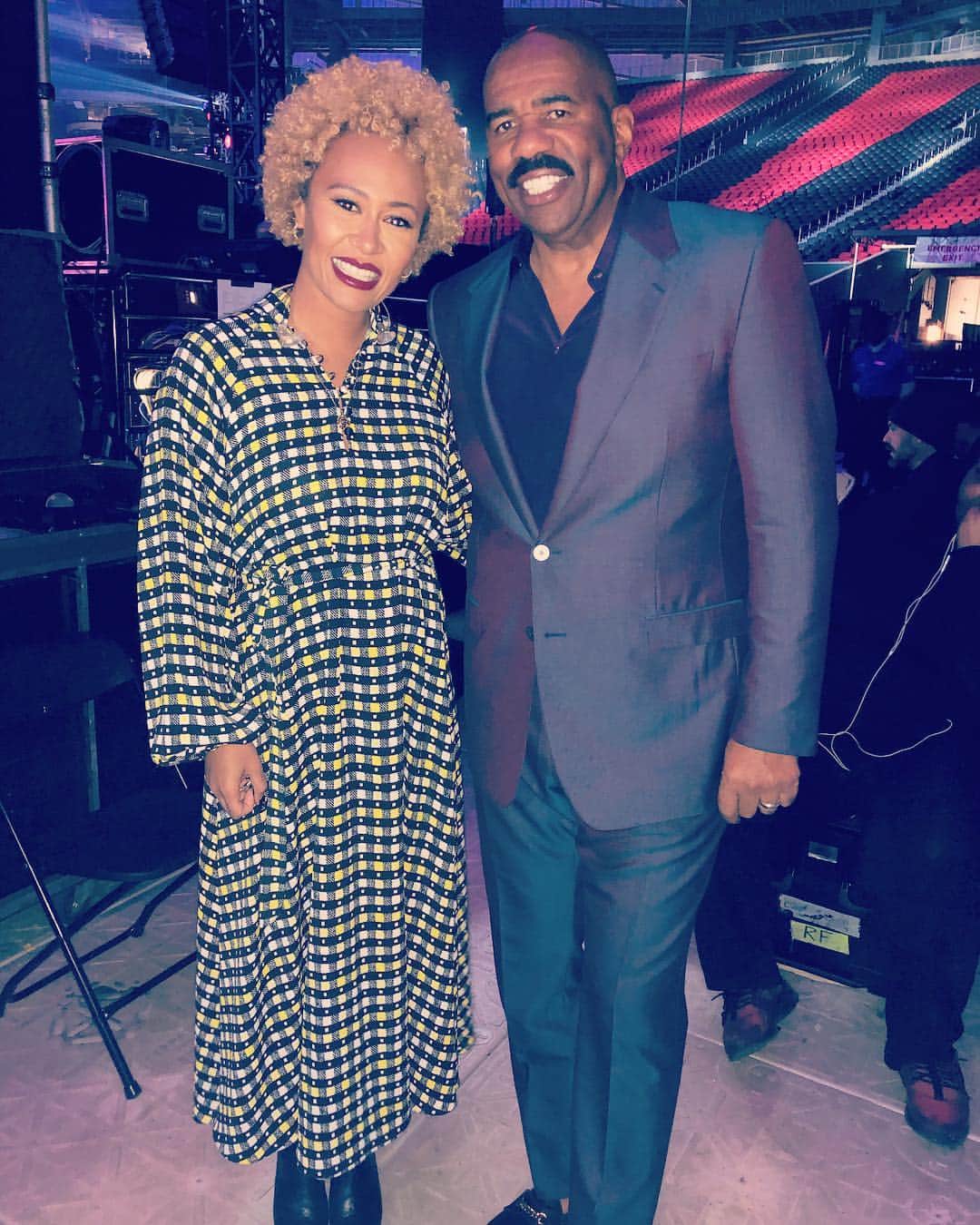 Emeli Sandéのインスタグラム：「I’ll never forget the night in Atlanta when Steve Harvey took my hands in his, looked me deep in the eye and said....”YO ASS CAN SSAAANG!!” @iamsteveharveytv ♥️ I’m so happy to have met such a legend! Thank you @belovedbenefit for having me. It was a great honour to perform “Hope” at such an important and inspiring event x」
