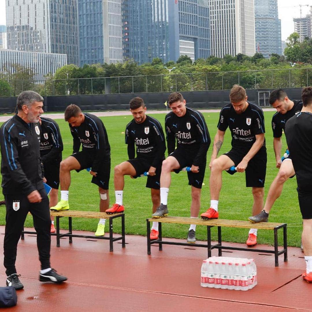 セバスティアン・コアテスさんのインスタグラム写真 - (セバスティアン・コアテスInstagram)「Entrenando 💪⚽️🇺🇾🇨🇳 #ElEquipoQueNosUne #ChinaCup  @aufoficial」3月23日 23時15分 - sebastiancoates16