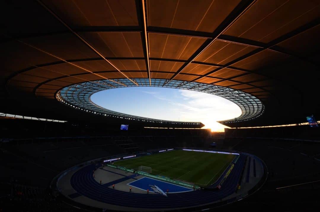 ヘルタ・ベルリンさんのインスタグラム写真 - (ヘルタ・ベルリンInstagram)「Noch zwei Wochen bis zum nächsten Heimspiel, Herthaner! 💙 Wer von euch ist gegen Düsseldorf dabei? #olympiastadion #berlin #heimspiel #bundesliga #länderspielpause #wochenende #wohnzimmer #heimat #bscf95 #hahohe #herthabsc」3月23日 23時30分 - herthabsc