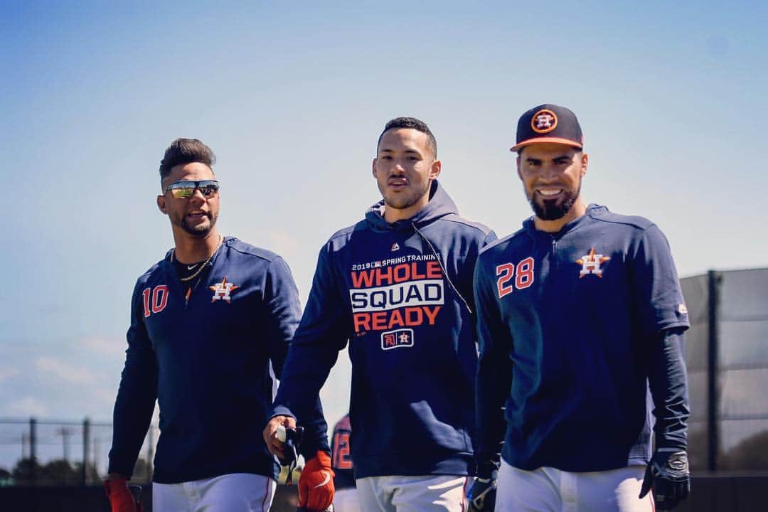 ロビンソン・チリノスのインスタグラム：「Whole squad ready #takeitback #astrosbaseball  #mlb #venezuela #puertorico #cuba #beisbol #latinos #puntofijo #texas #usa #familia #god 🇵🇷 🇨🇺 🇻🇪 viviendo el sueño.」