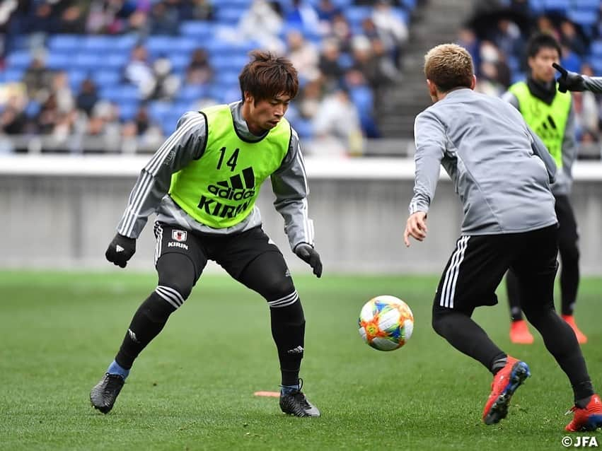 日本サッカー協会さんのインスタグラム写真 - (日本サッカー協会Instagram)「📸日本代表Team Cam コロンビア戦から一夜明けた3/23(土)、#SAMURAIBLUE は日産スタジアムで一般公開のトレーニングを行いました。 ・ ―――――――――――――――――― キリンチャレンジカップ2019 🆚ボリビア代表 📅3/26(火)19:30KO 📍兵庫／ノエビアスタジアム神戸 📺フジテレビ系列で生中継 ・ 👉大会情報はJFA.jpへ ―――――――――――――――――― #daihyo #SAMURAIBLUE」3月23日 23時36分 - japanfootballassociation