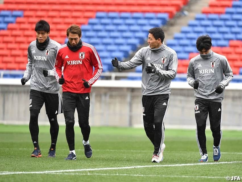 日本サッカー協会さんのインスタグラム写真 - (日本サッカー協会Instagram)「📸日本代表Team Cam コロンビア戦から一夜明けた3/23(土)、#SAMURAIBLUE は日産スタジアムで一般公開のトレーニングを行いました。 ・ ―――――――――――――――――― キリンチャレンジカップ2019 🆚ボリビア代表 📅3/26(火)19:30KO 📍兵庫／ノエビアスタジアム神戸 📺フジテレビ系列で生中継 ・ 👉大会情報はJFA.jpへ ―――――――――――――――――― #daihyo #SAMURAIBLUE」3月23日 23時36分 - japanfootballassociation