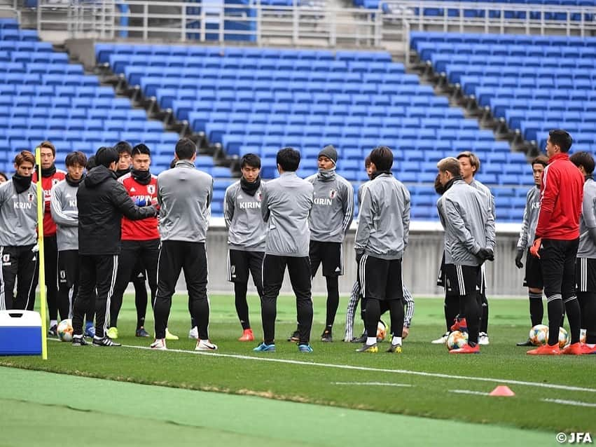 日本サッカー協会さんのインスタグラム写真 - (日本サッカー協会Instagram)「📸日本代表Team Cam コロンビア戦から一夜明けた3/23(土)、#SAMURAIBLUE は日産スタジアムで一般公開のトレーニングを行いました。 ・ ―――――――――――――――――― キリンチャレンジカップ2019 🆚ボリビア代表 📅3/26(火)19:30KO 📍兵庫／ノエビアスタジアム神戸 📺フジテレビ系列で生中継 ・ 👉大会情報はJFA.jpへ ―――――――――――――――――― #daihyo #SAMURAIBLUE」3月23日 23時36分 - japanfootballassociation