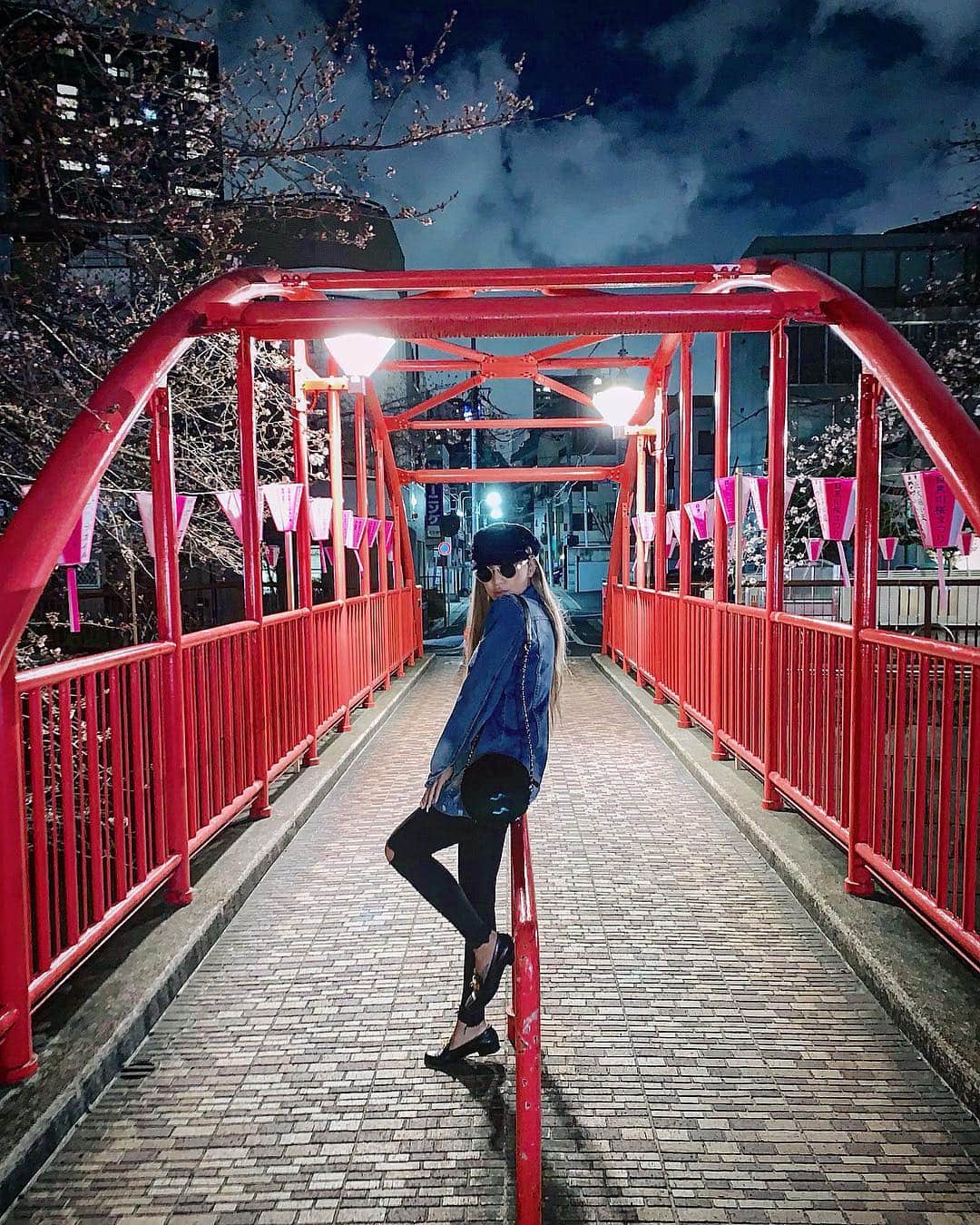 のインスタグラム：「なかめぐろ。 土曜の夜。 SAKURA coming soon🌸 #saturdaynight #sakura」
